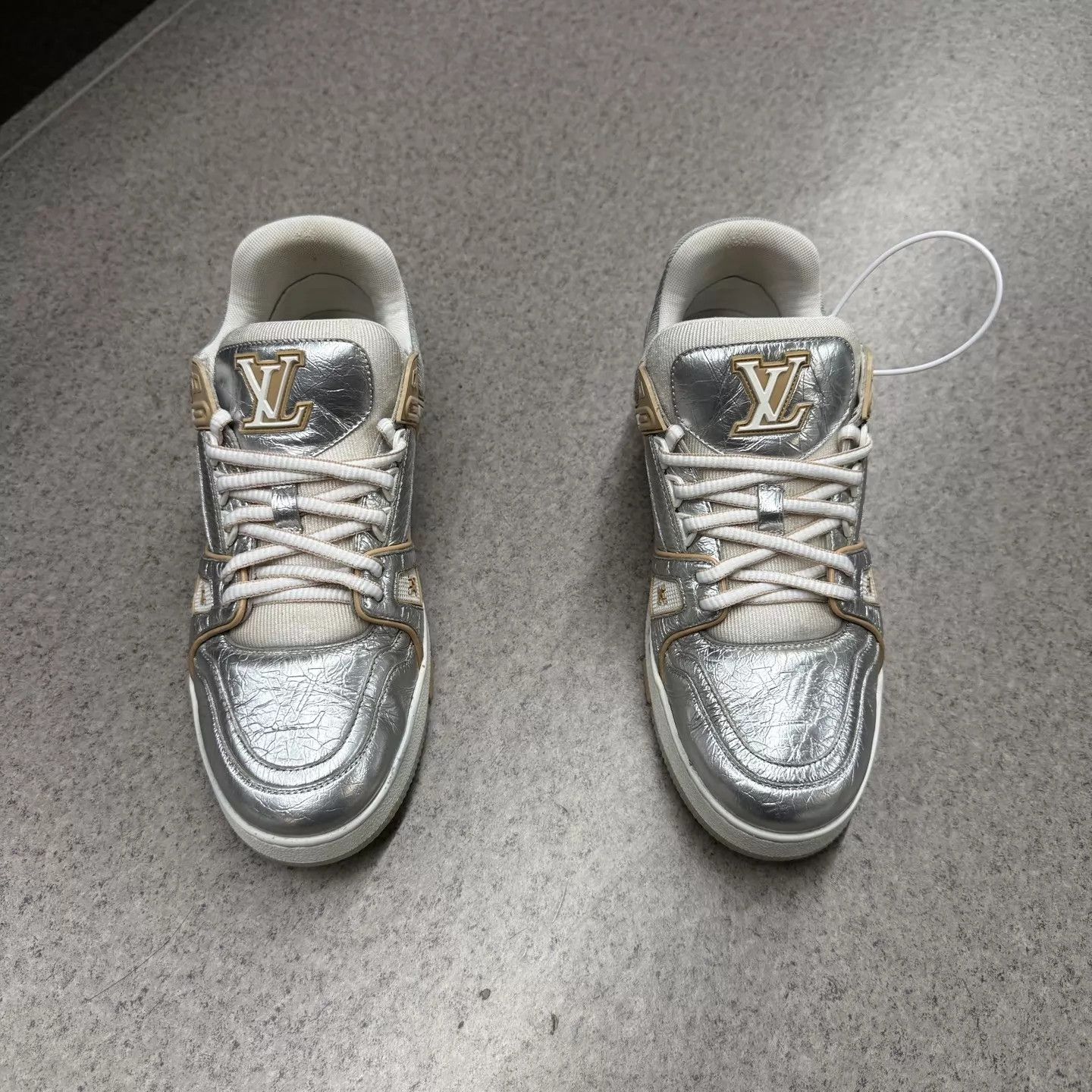 Louis Vuitton LV Trainer Embossed Pattern Silver Size US 8 / EU 41 - 5 Thumbnail
