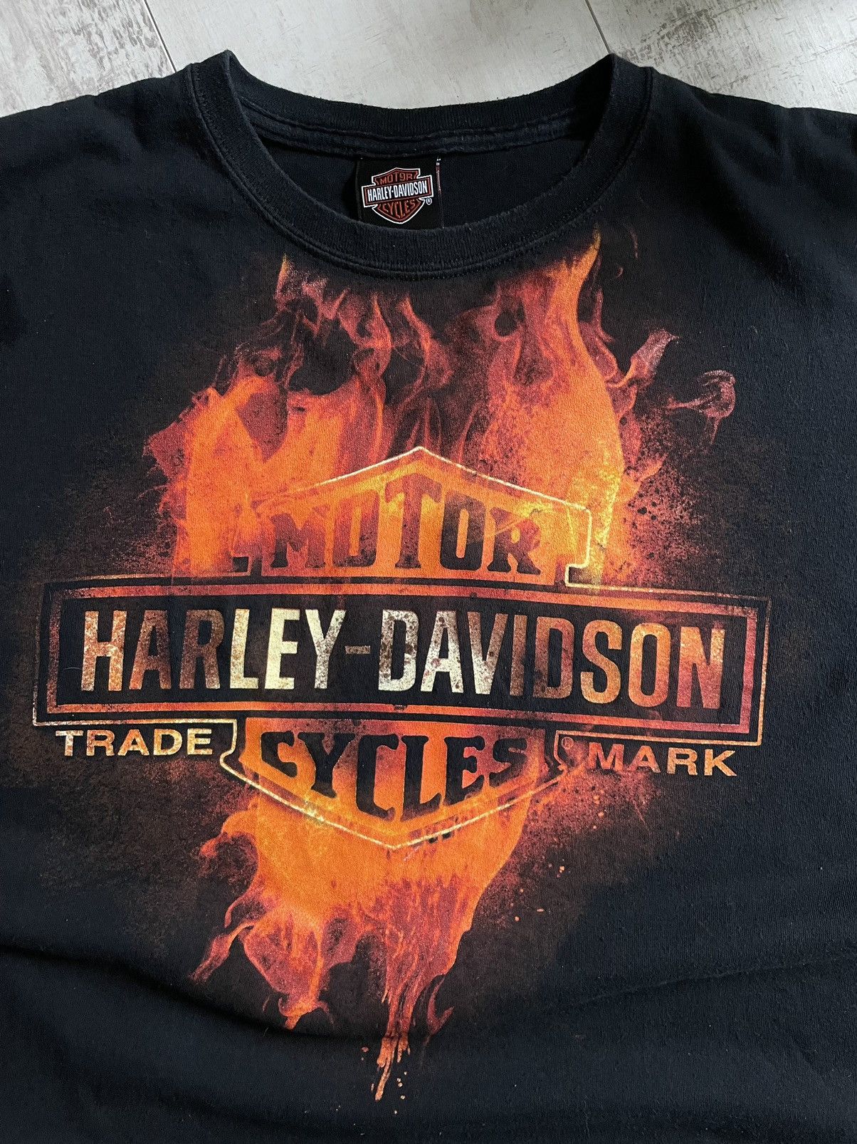 Harley Davidson × Vintage Vintage Harley Davidson Fire Logo T-Shirt England Motorcycle Size US L / EU 52-54 / 3 - 6 Thumbnail