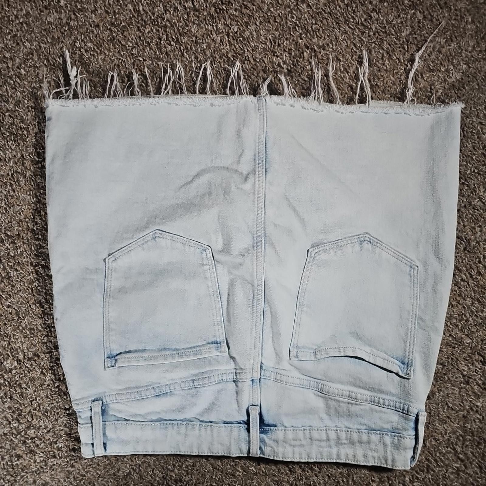 Old Navy Old Navy Sz 12 Jean Cutoff Skirt Size 34" / US 12 / IT 48 - 7 Thumbnail