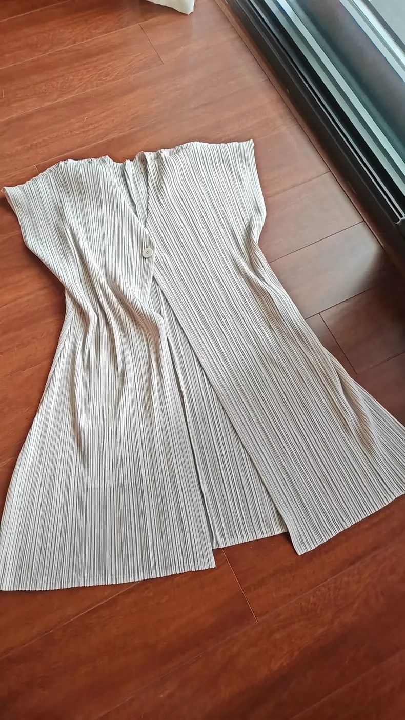 Issey Miyake Issey Miyake A beige cardigan Size L / US 10 / IT 46 - 2 Thumbnail
