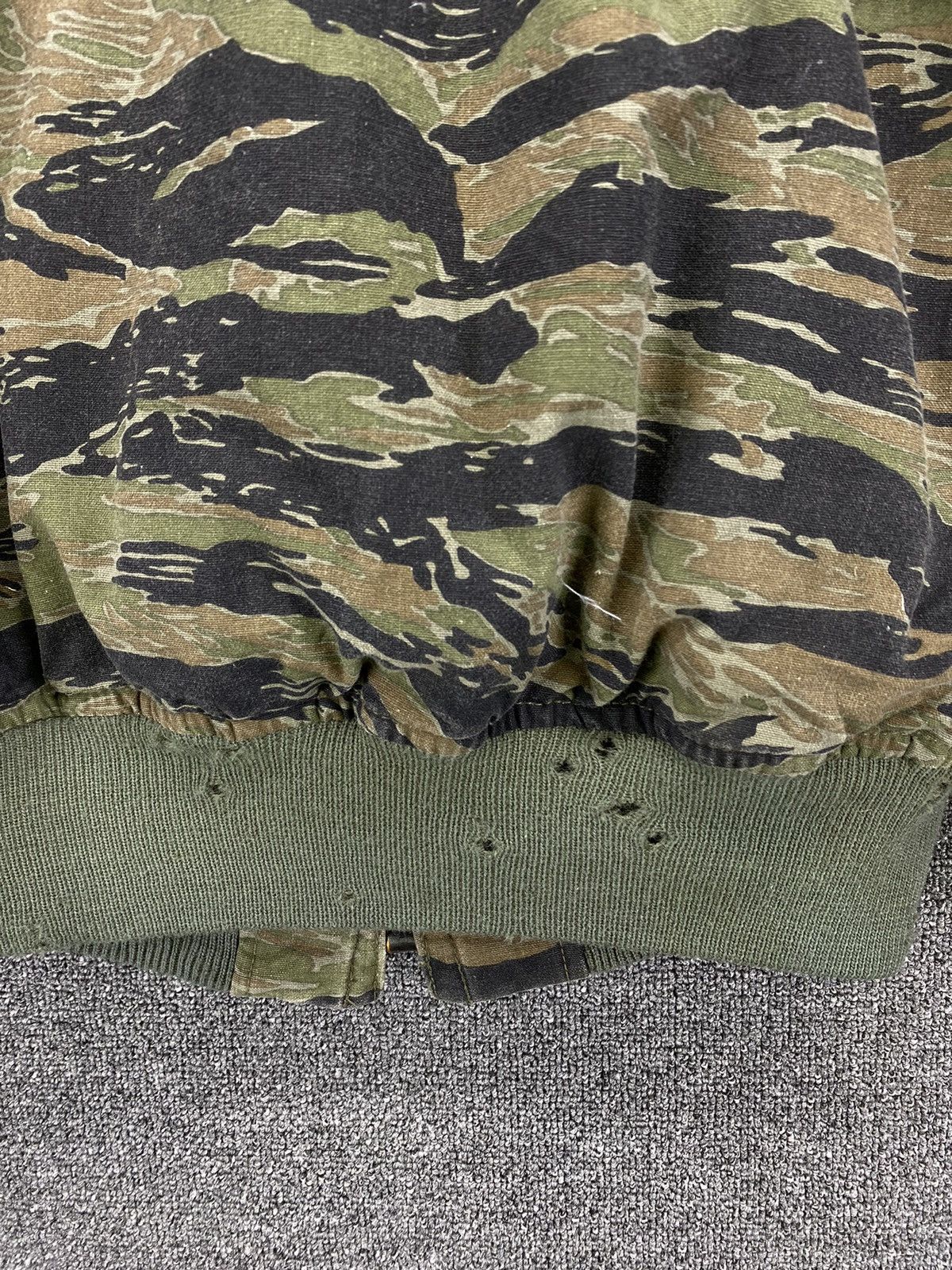 Vintage Vintage Made By Houston Jumper Field Camo Bomber Jacket Size US M / EU 48-50 / 2 - 15 Thumbnail