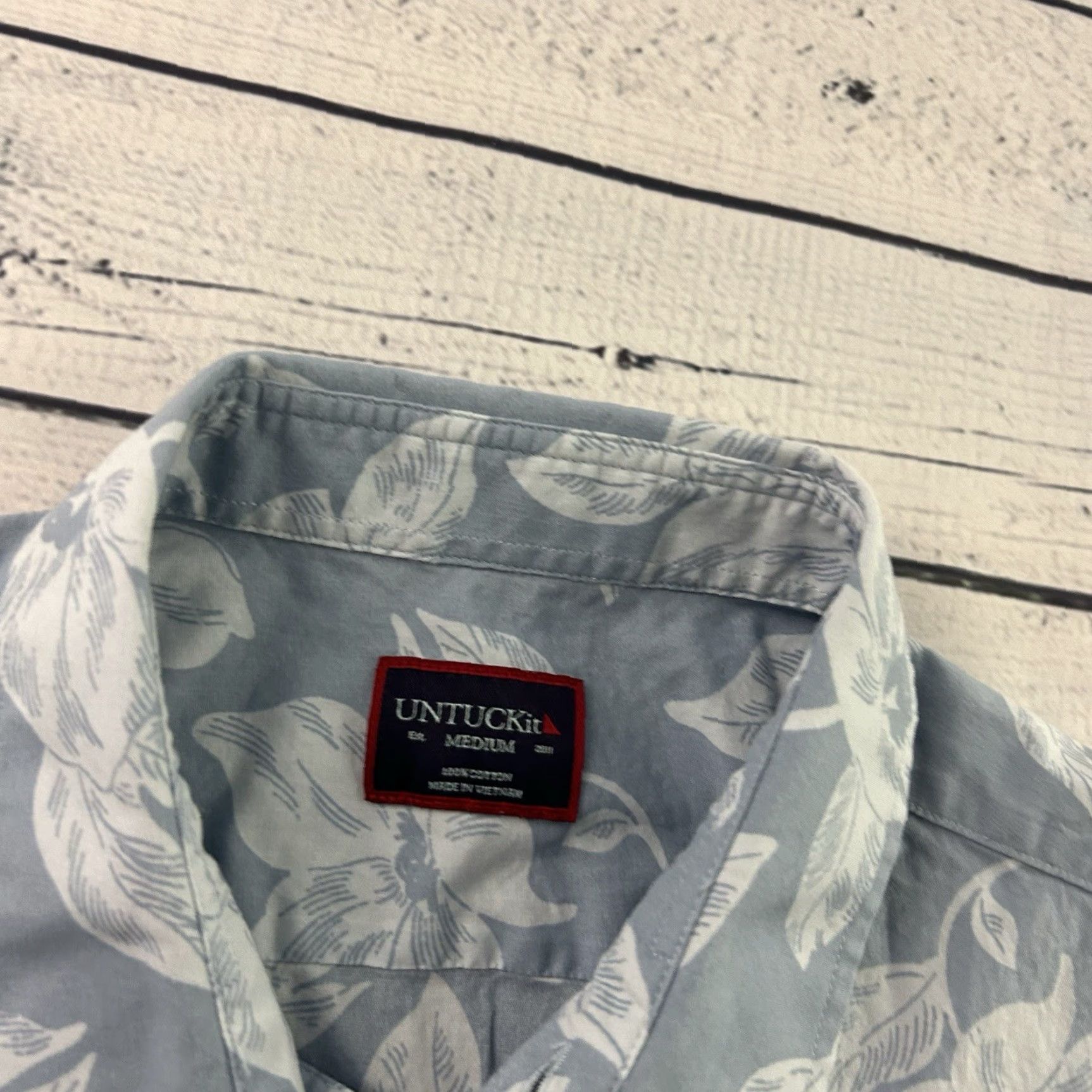 UNTUCKit UNTUCKit Button-Up Shirt Hawaiian Short Sleeve Daddario Mens M Blue Cotton Button-Up, Casual, Vintage: No Size US M / EU 48-50 / 2 - 2 Thumbnail