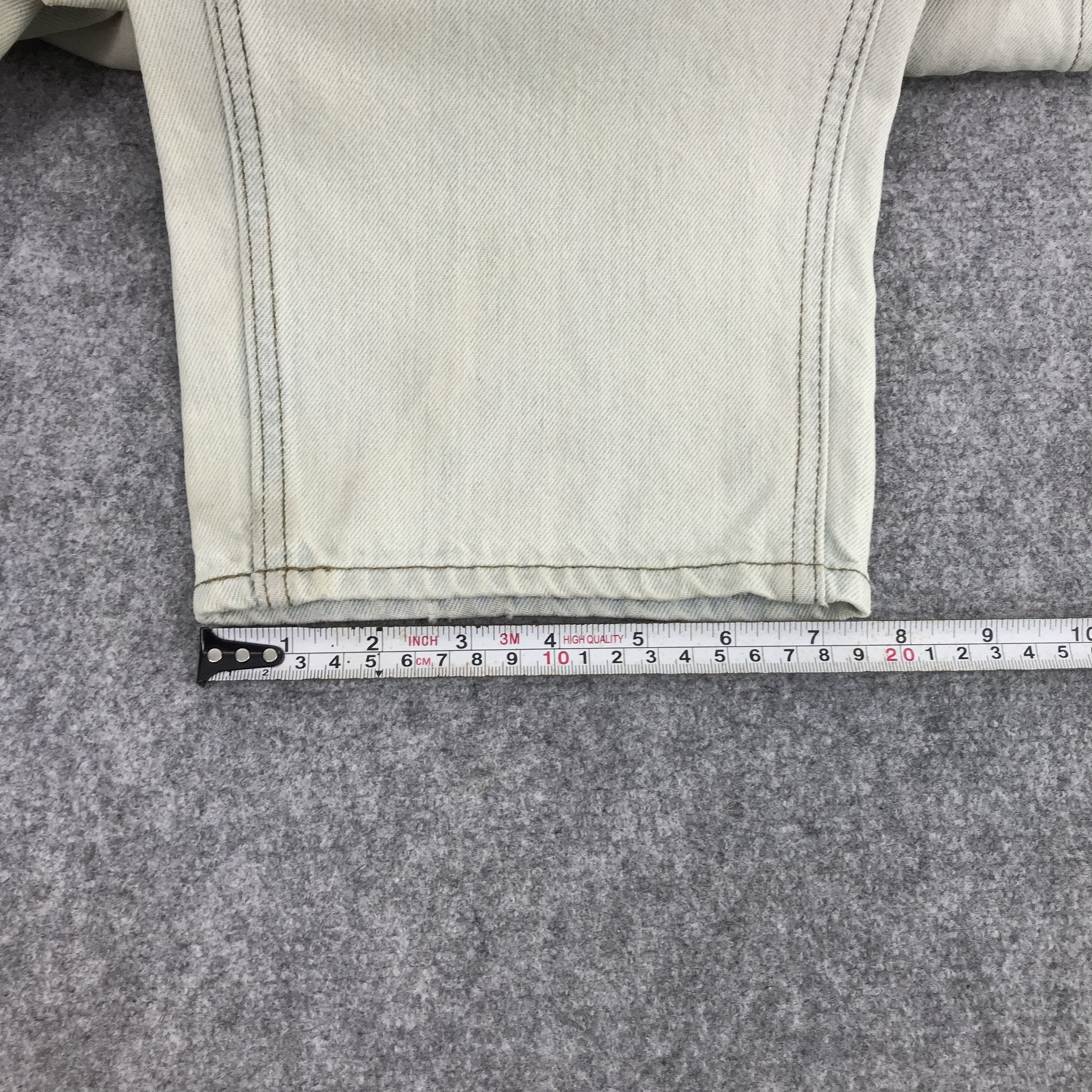 Christophe Lemaire × Uniqlo LEMAIRE X UNIQLO LIGHT WASH DISTRESSED JEANS Size US 30 / EU 46 - 15 Thumbnail