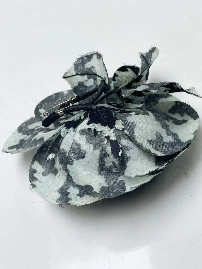Alexander McQueen Alexander Mcqueen Three-dimensional large flower brooch 250 Size ONE SIZE - 7 Thumbnail