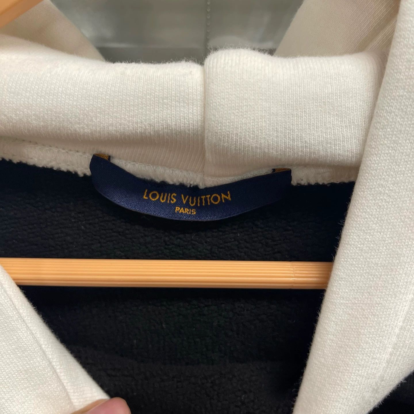 Louis Vuitton LV brim logo hoodie S 99 new #10586 Size US S / EU 44-46 / 1 - 4 Thumbnail