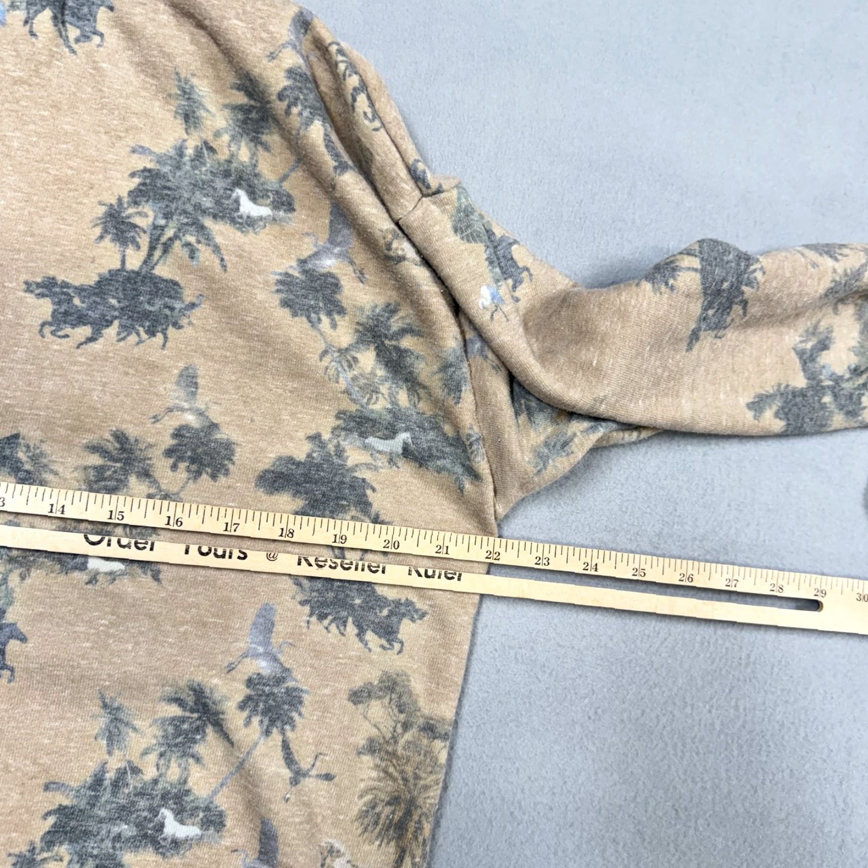Vintage VINTAGE Tribe Kelley Hoodie Sweatshirt Mens XS Beige Fleece Palm Print Pullover Animal Graphic Print Crew Neck Size US XS / EU 42 / 0 - 5 Thumbnail