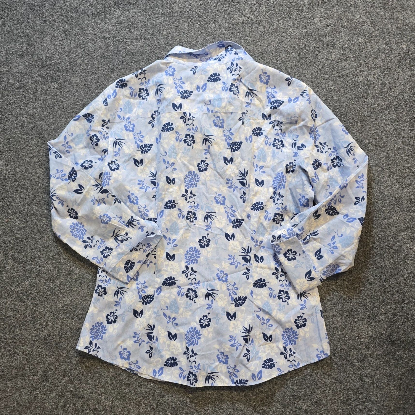 Brooks Brothers Brooks Brothers Top Womens Size 6 White Blue Floral Aloha Tropcial Button Casual Shirt Size M / US 6-8 / IT 42-44 - 7 Thumbnail