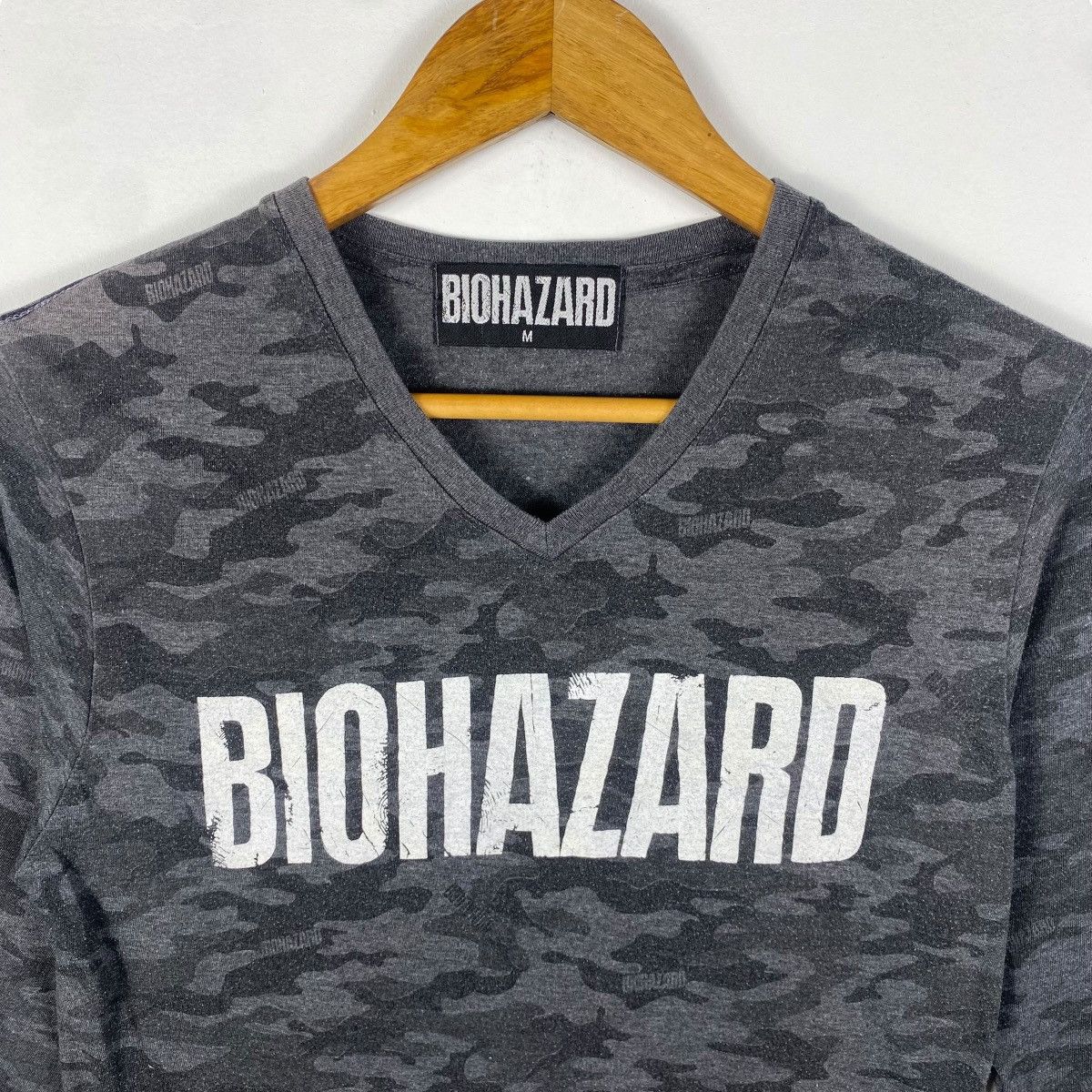 Japanese Brand BIOHAZARD Umbrella Security Service Resident Evil Tee Shirt Size US M / EU 48-50 / 2 - 2 Thumbnail