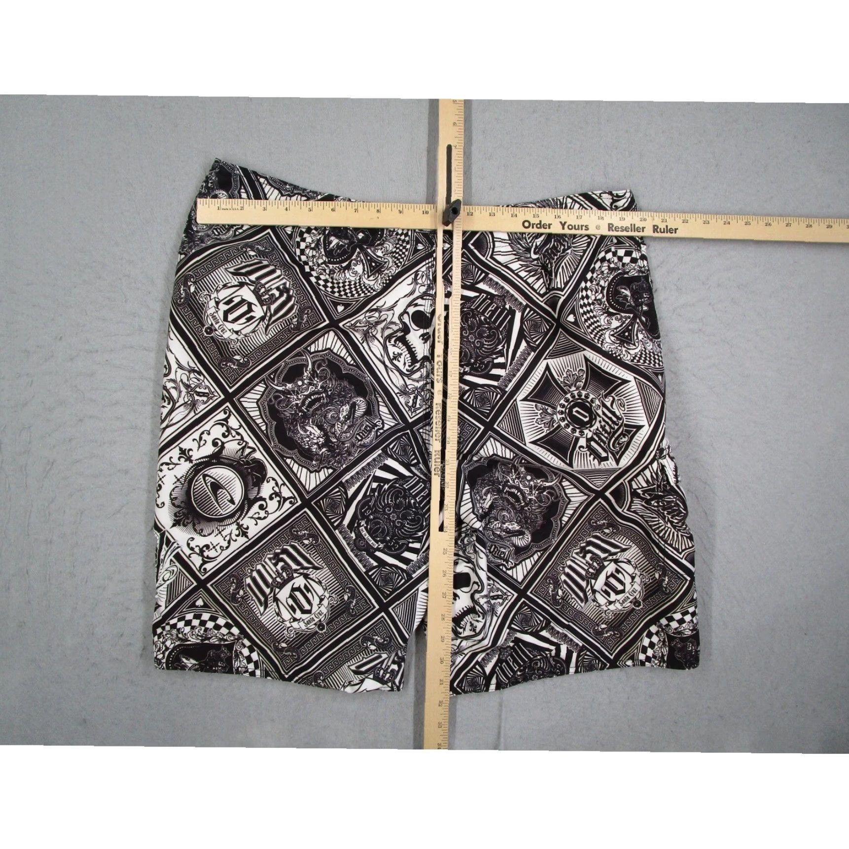 O'Neill O'Neill Santa Cruz Board Shorts Men 38 Black Skull Graphic Print Surf Trunks Y2K Geometric Multicolor Size US 38 / EU 54 - 7 Thumbnail