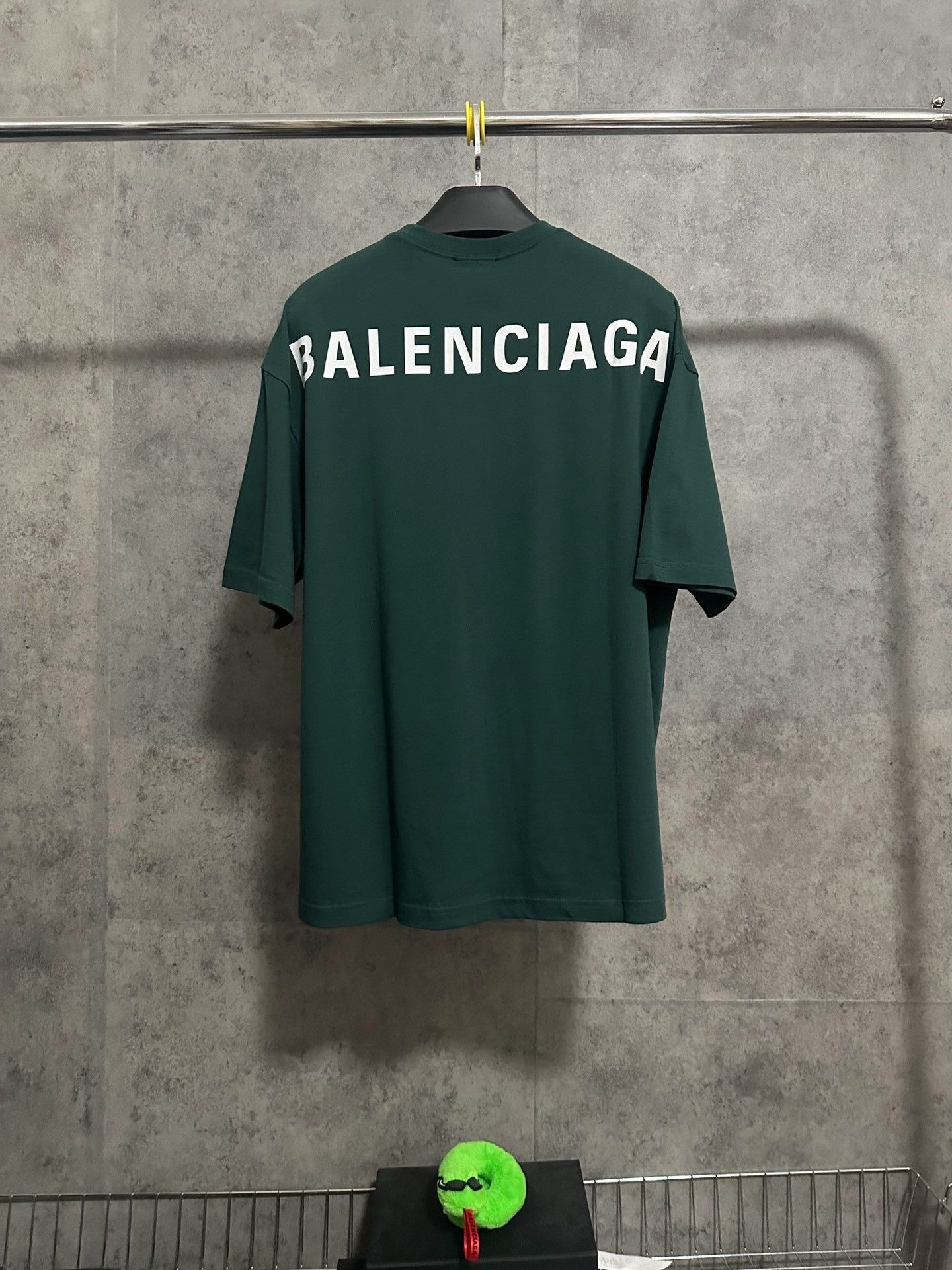 Balenciaga Balenciaga Back Letter Logo Short-Sleeve T-Shirt Size US S / EU 44-46 / 1 - 1 Thumbnail