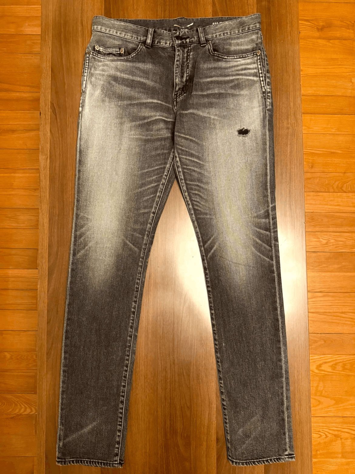 Saint Laurent Paris Saint Laurent Paris 19AW Distressed Ash Grey Denim Size US 32 / EU 48 - 1 Thumbnail