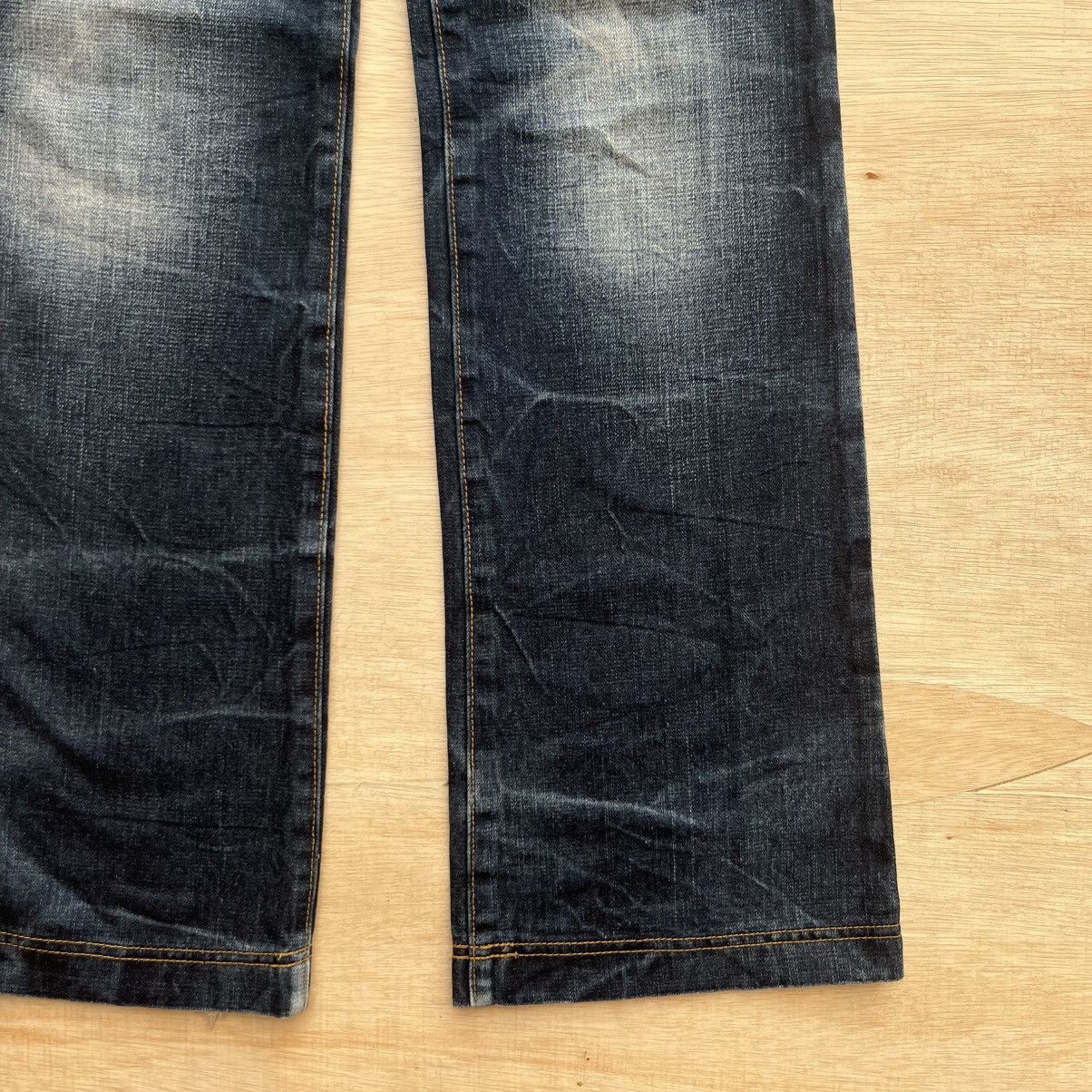Hysteric Glamour 361 BOS THE COMGORTANLE WEAR DISTRESSED FLARE DENIM Size 28" / US 6 / IT 42 - 3 Thumbnail