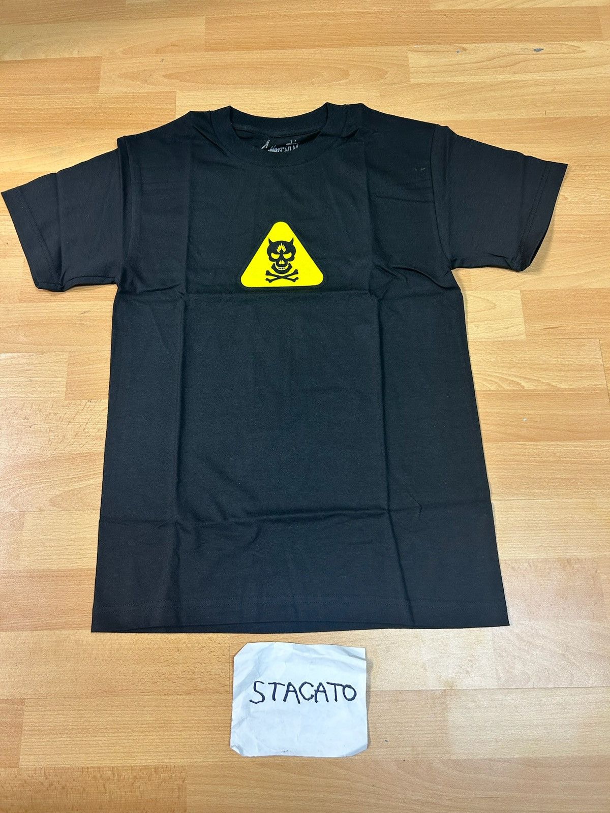 Gnarcotic × Rap Tees Gnarcotic Lil Gnar Skull Cross Bones Warning Sign Tee Black Size US S / EU 44-46 / 1 - 1 Thumbnail
