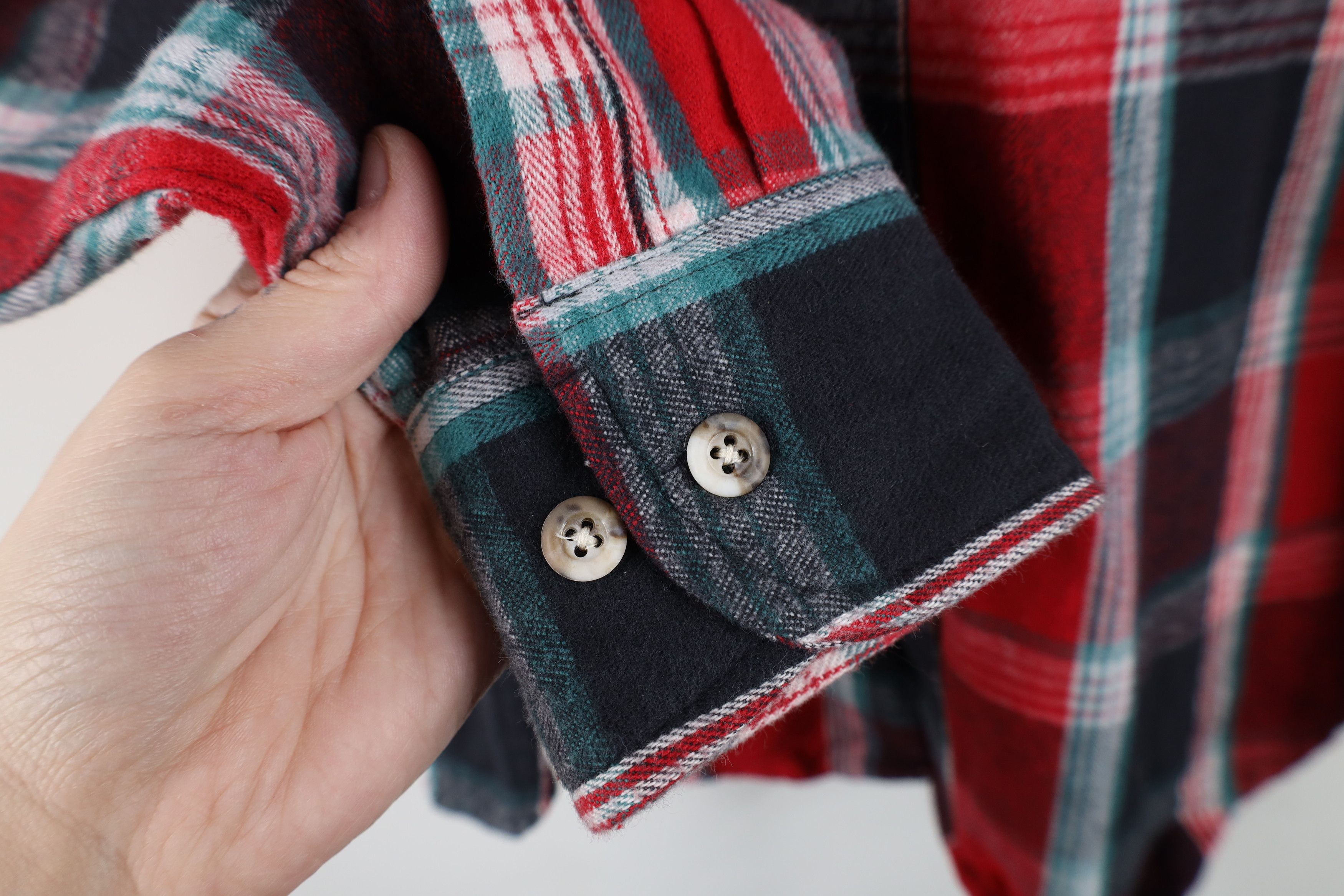Vintage Vintage 90s Streetwear Heavyweight Button Shirt Plaid Size US S / EU 44-46 / 1 - 8 Thumbnail