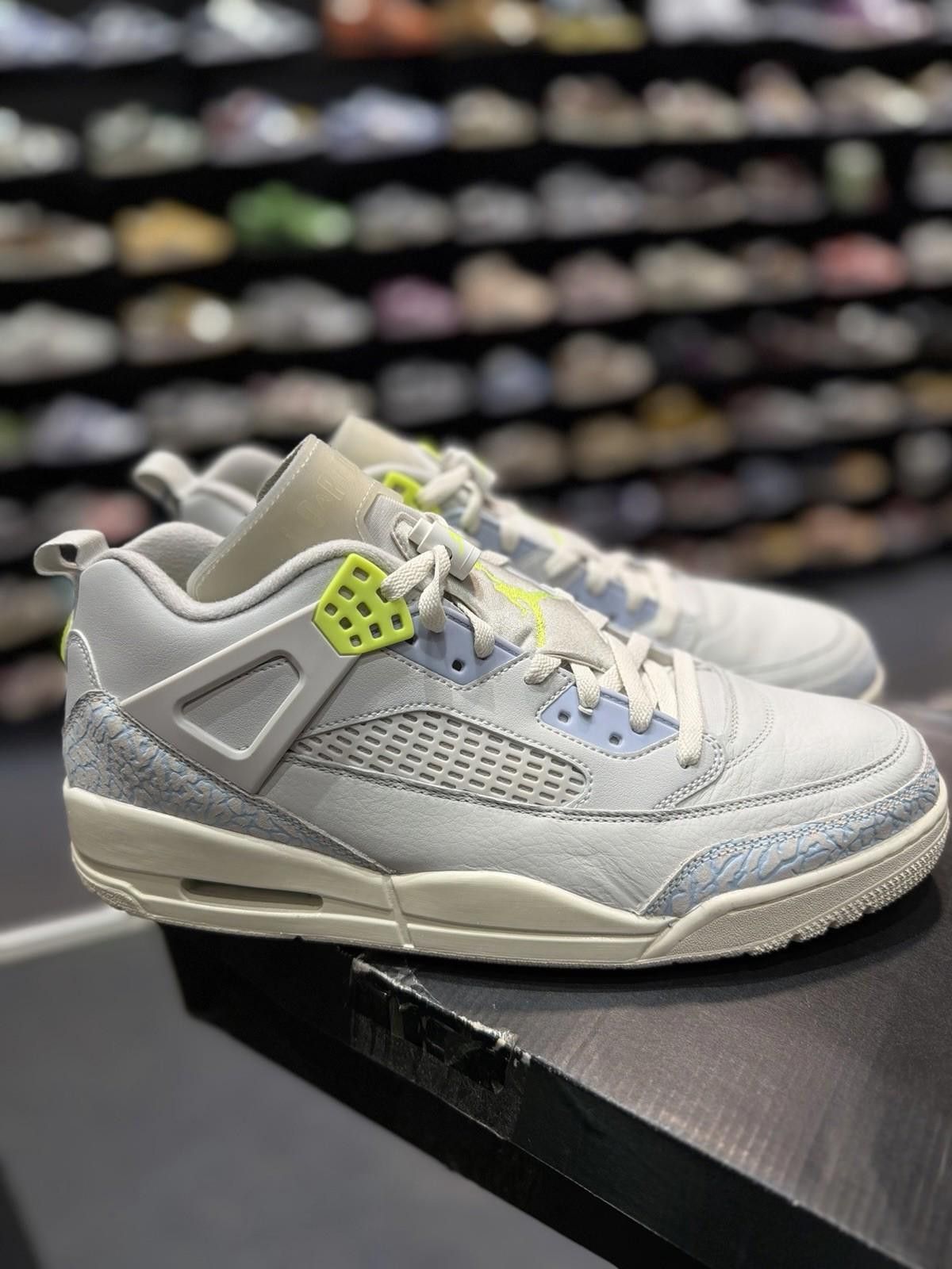 Jordan Brand Jordan Spizike Low Photon Dust Volt Sail Size 13 Authentic Size US 13 / EU 46 - 7 Thumbnail