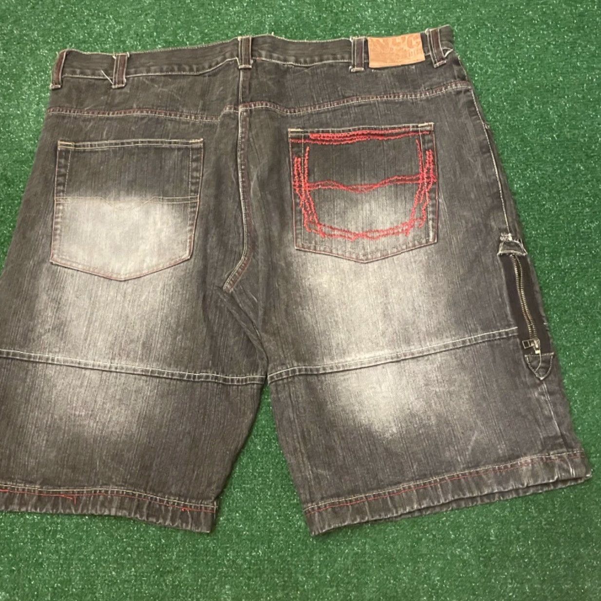 Vintage VINTAGE NYC JNCO Tripp NYC Men 46 Black Skater Grunge Hip Hop Punk Y2K Wings Embroidered Shorts VTG Mens Size US 30 / EU 46 - 2 Thumbnail
