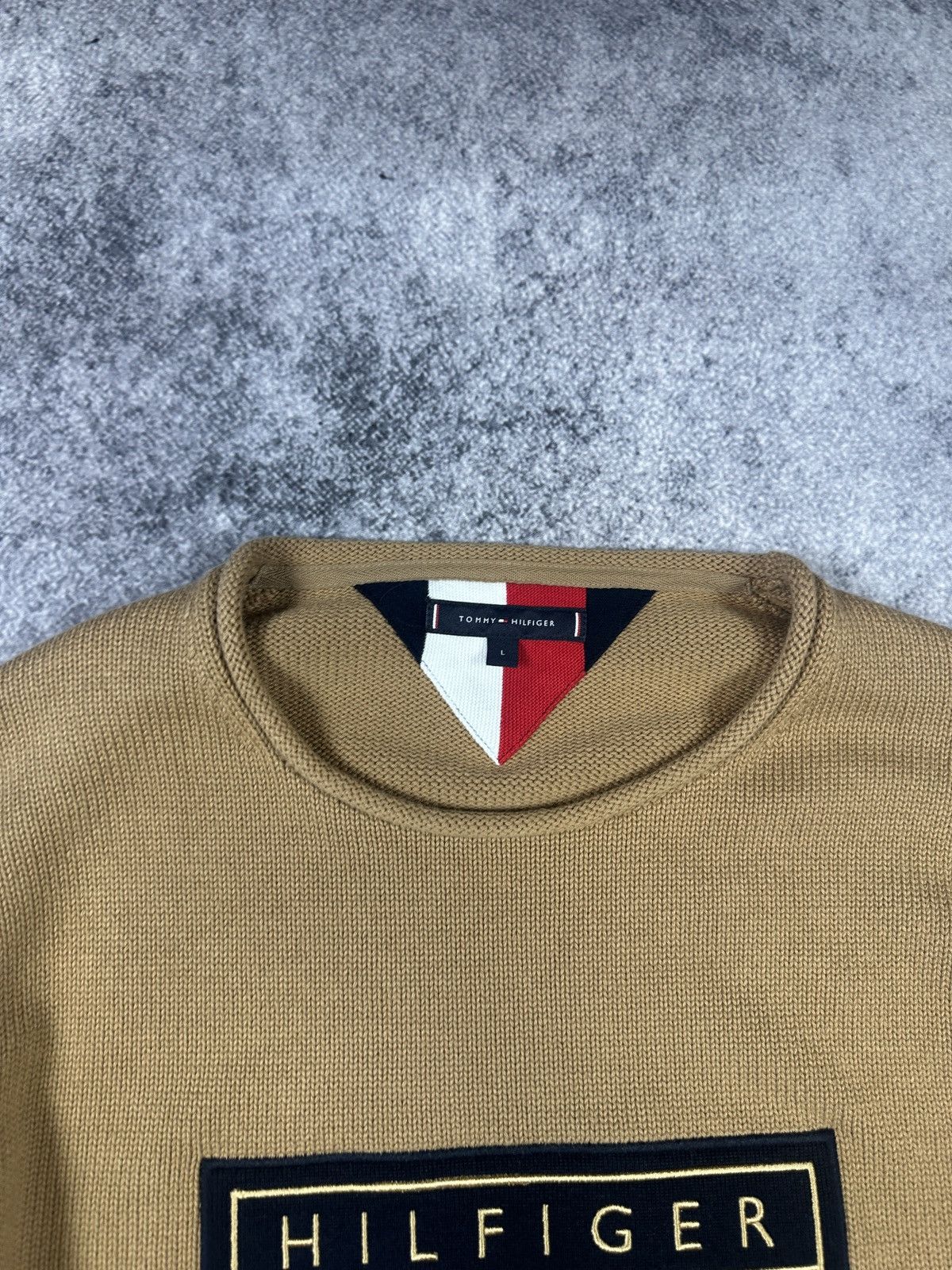 Tommy Hilfiger Y2K Tommy Hilfiger Logo Sweater Casual Style Rare L USA Size US L / EU 52-54 / 3 - 4 Thumbnail
