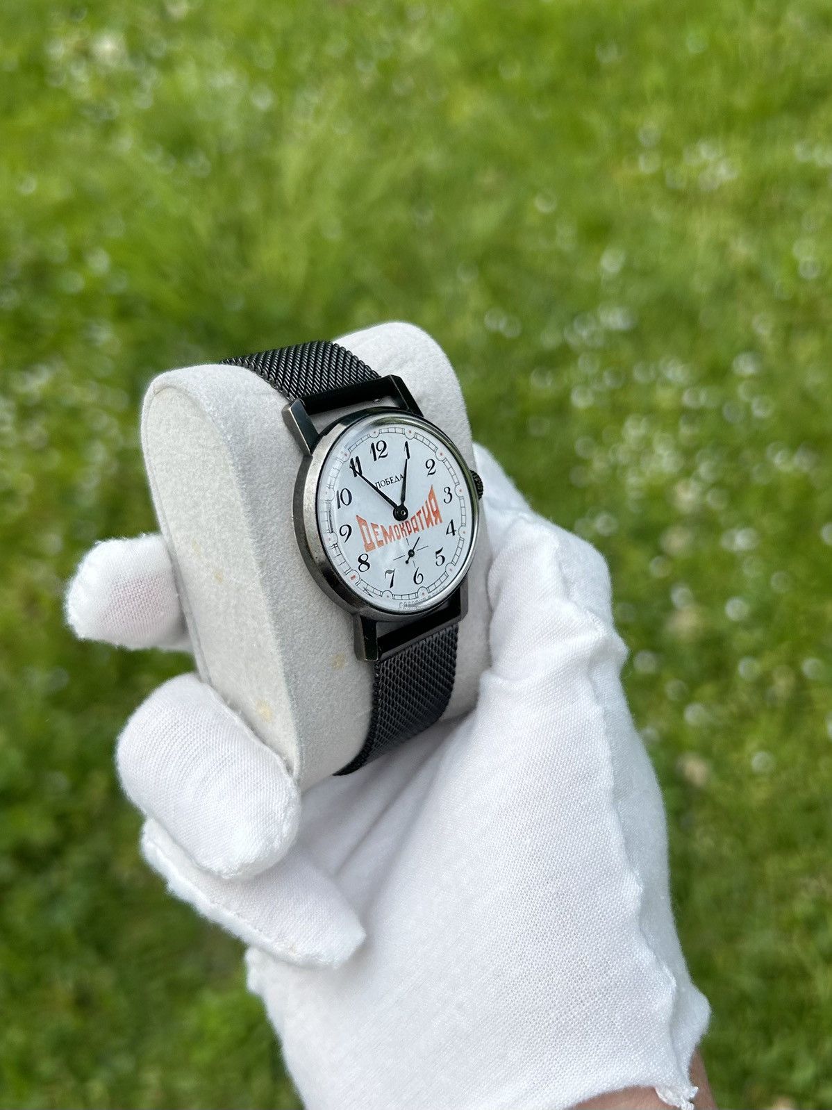 Vintage Vintage Watch Pobeda Soviet USSR Mechanical Wristwatch 1980s Size ONE SIZE - 5 Thumbnail