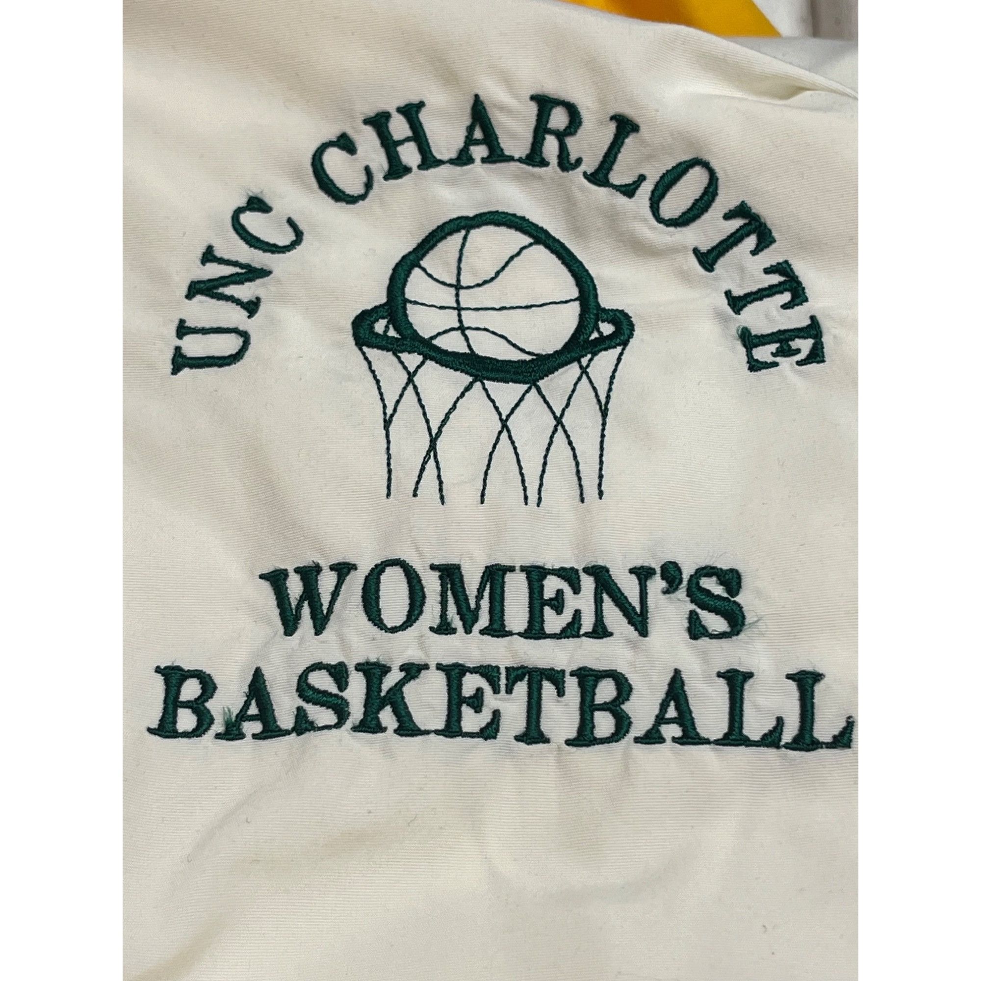 Vintage XL (W) | Vintage 90s UNC Charlotte Basketball Yellow White W Size XL / US 12-14 / IT 48-50 - 4 Thumbnail