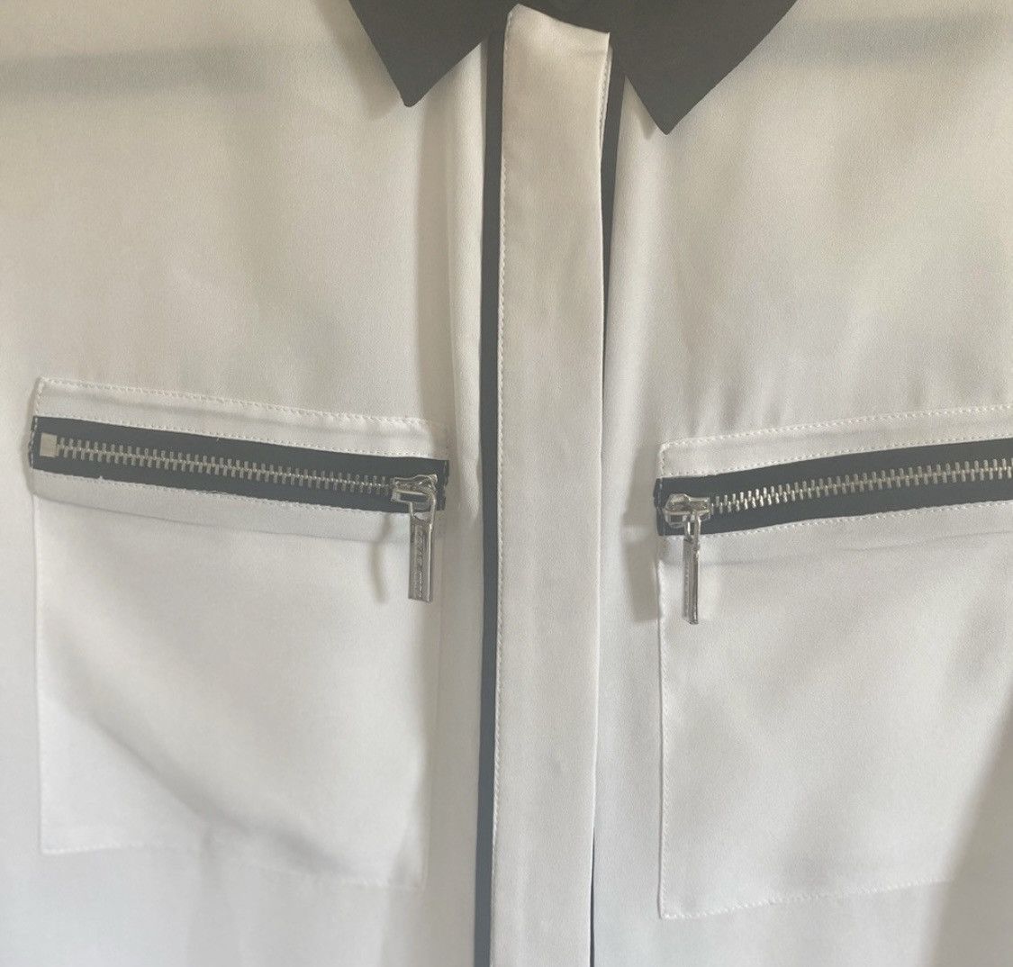 Michael Kors MICHAEL KORS WHITE BLACK BUTTON UP BLOUSE ZIPPER POCKETS Size M / US 6-8 / IT 42-44 - 4 Thumbnail