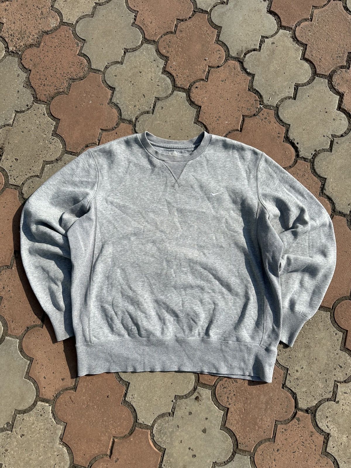 Nike Vintage Nike Gray Sweatshirt Mini Swoosh Boxy Fit Y2K USA Size US L / EU 52-54 / 3 - 1 Thumbnail