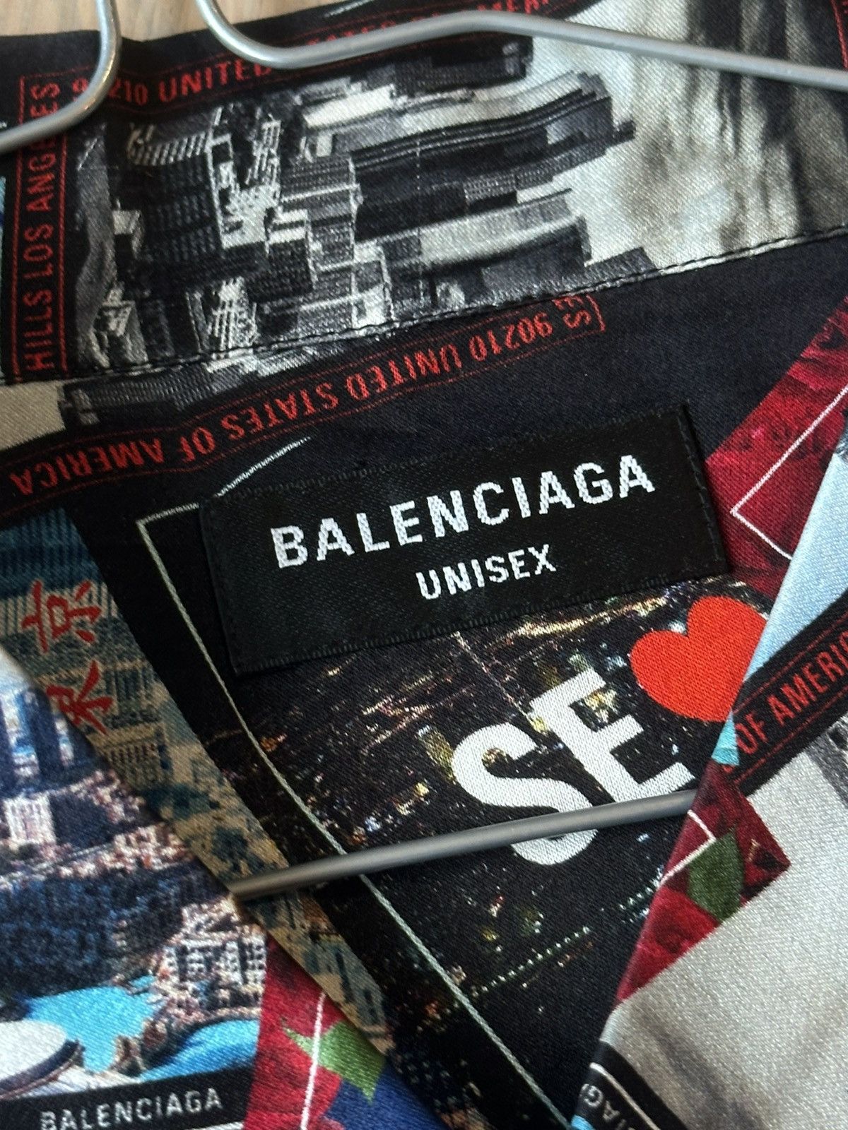 Balenciaga balenciaga silk tourist shirt Size US M / EU 48-50 / 2 - 4 Thumbnail