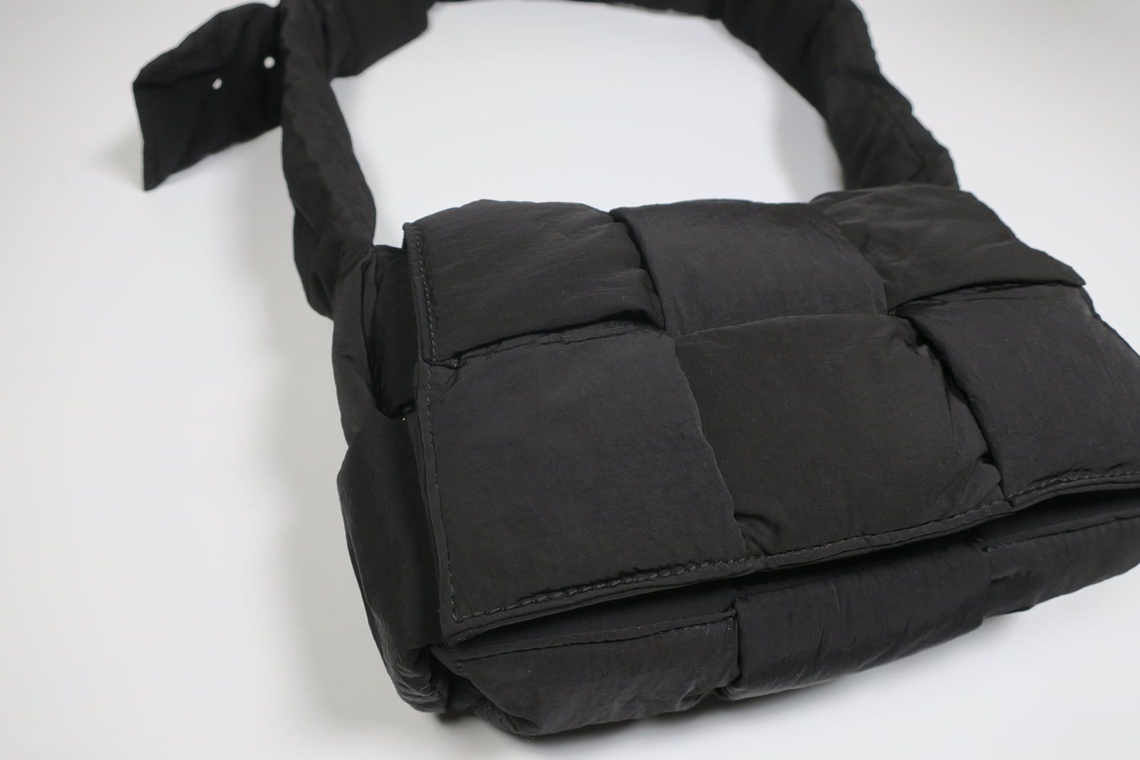 Bottega Veneta Bottega Veneta 'Small' Tech Cassette Cross Body Bag. Size ONE SIZE - 2 Thumbnail