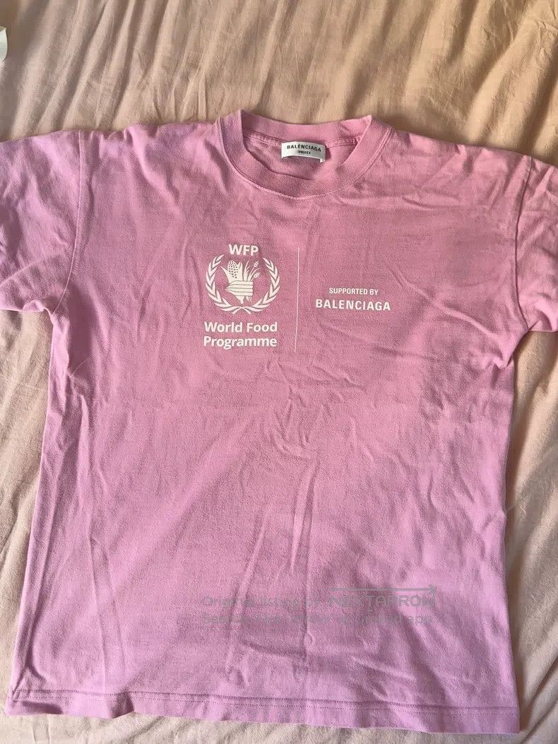 Balenciaga Balenciaga Pink short-sleeve T-shirt Size US S / EU 44-46 / 1 - 1 Thumbnail