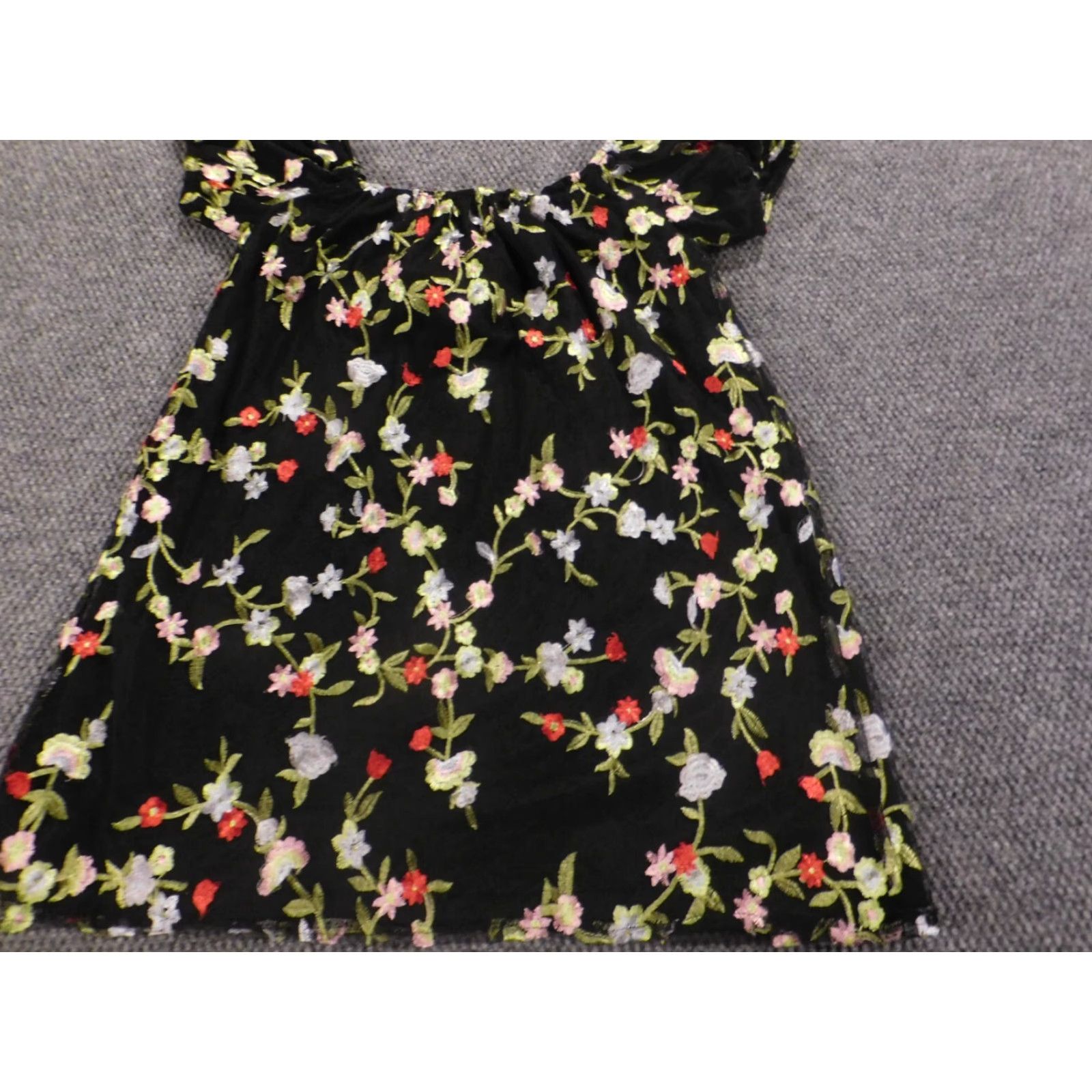 Vintage Kimchi Blue Blouse M Womens Black Floral Collared Pullover Casual Polyester Down Sleeveless? Size M / US 6-8 / IT 42-44 - 7 Thumbnail