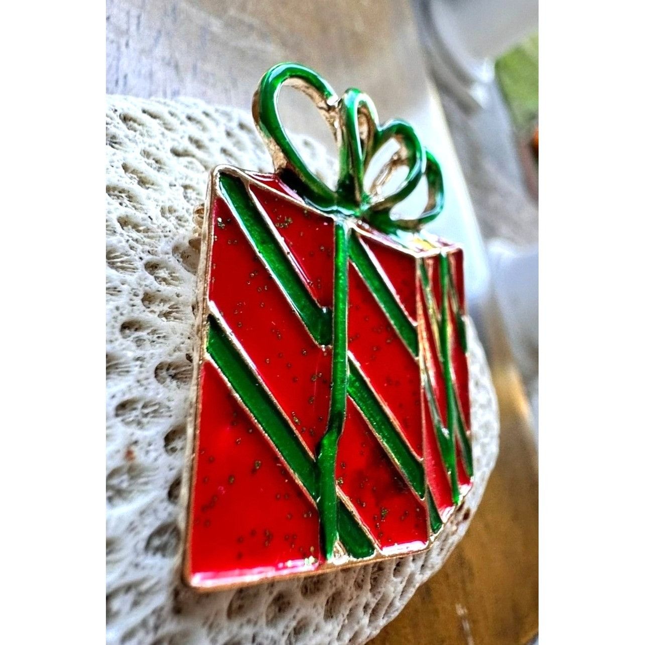 Handmade Christmas Present Brooch Pin New Red Green Festive Holiday G Size ONE SIZE - 7 Thumbnail