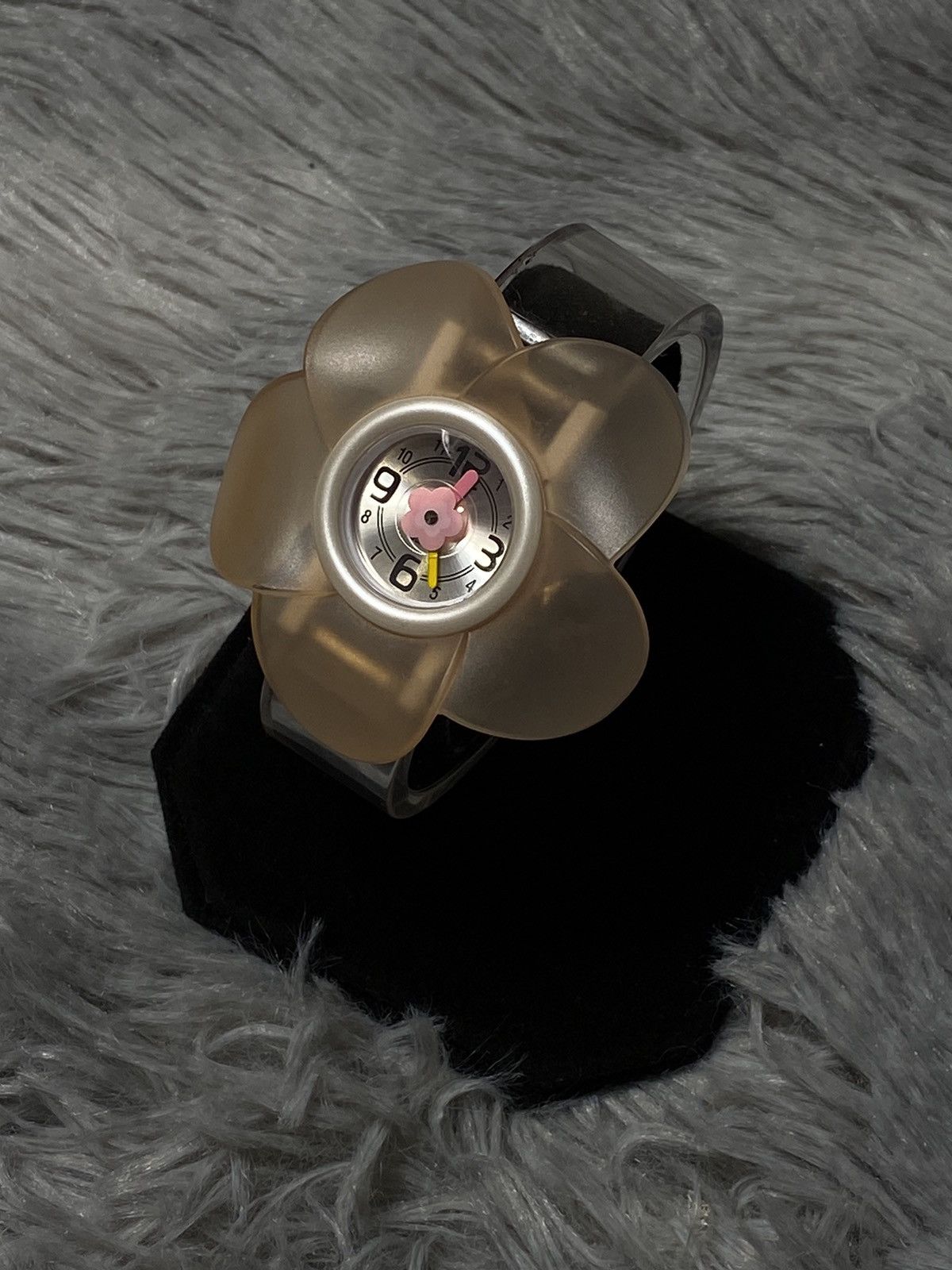 Jewelry Unique Flower Quartz Watch - Rotating Petal Design Size ONE SIZE - 1 Thumbnail