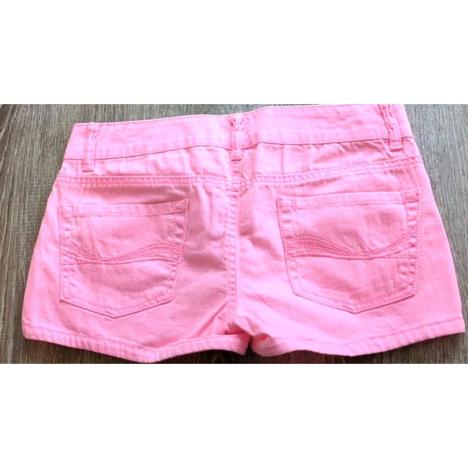 Denime SO Women Pink Denim Shorts size 7 Shoes? Size 28" / US 6 / IT 42 - 3 Thumbnail