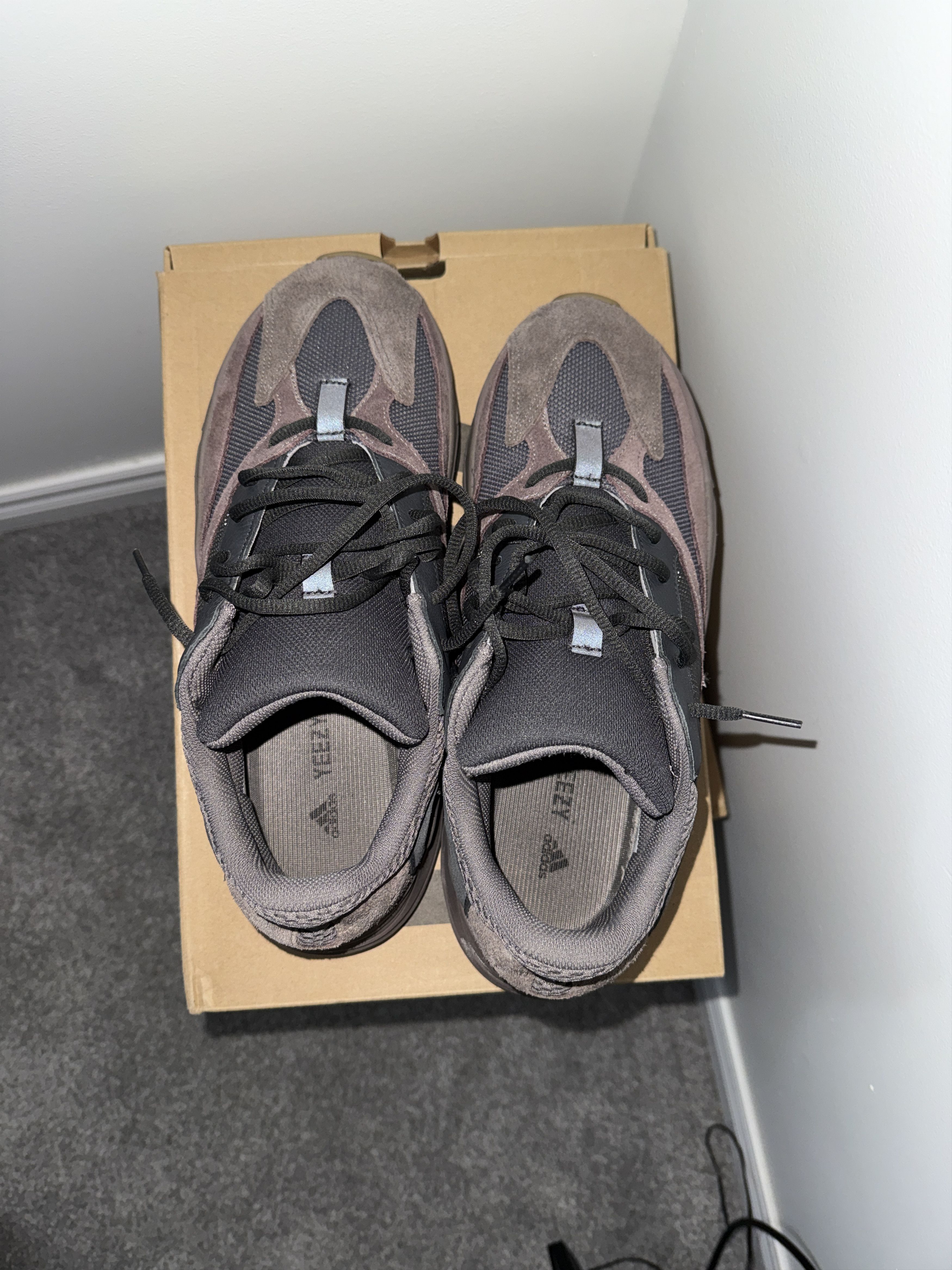 Adidas × Kanye West Yeezy Boost 700 Mauve Size US 11.5 / EU 44-45 - 5 Thumbnail