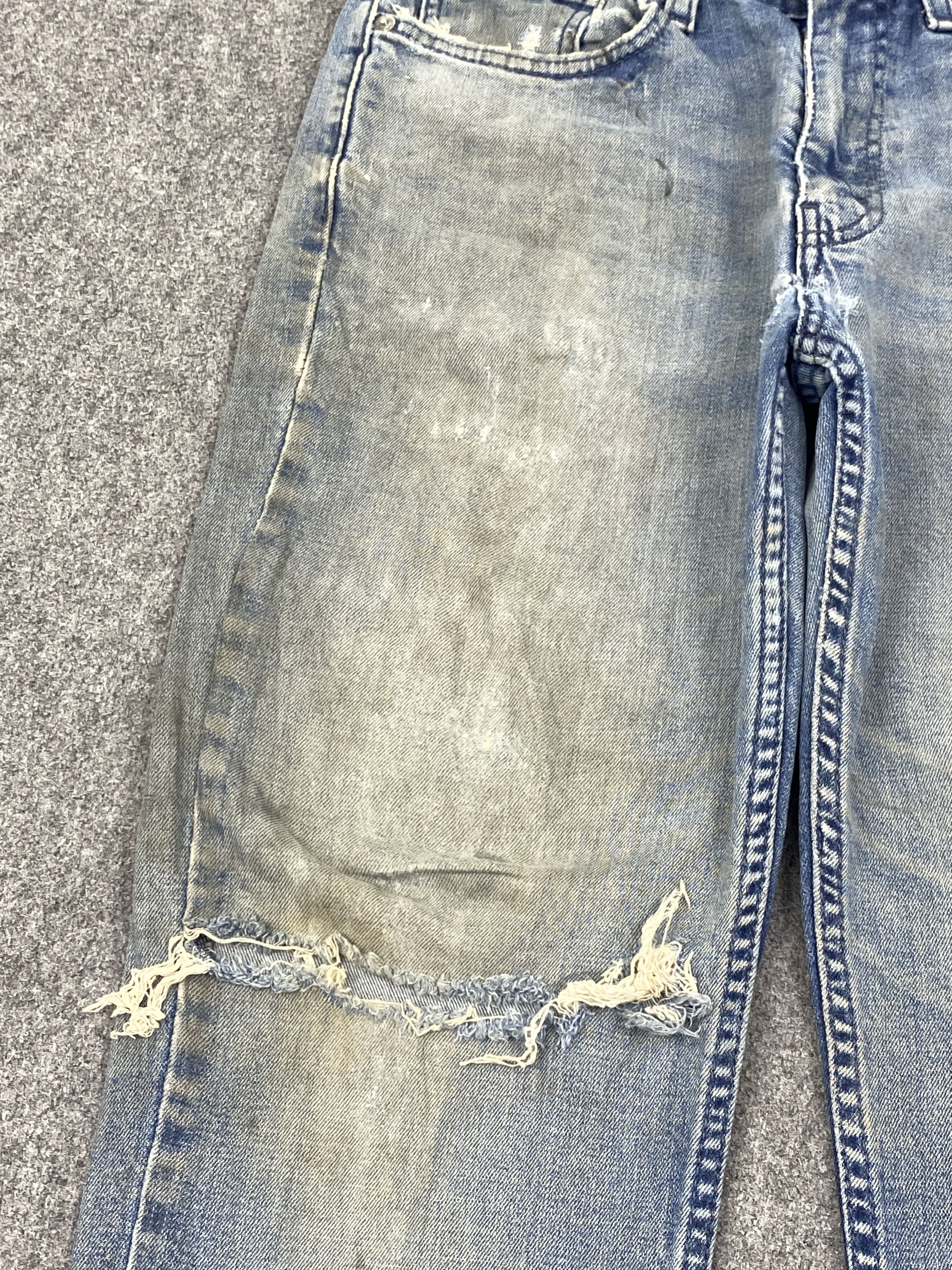 Levi's Distressed Vintage Levi's 514 Faded Blue Jeans DP2820 Size US 31 - 11 Thumbnail