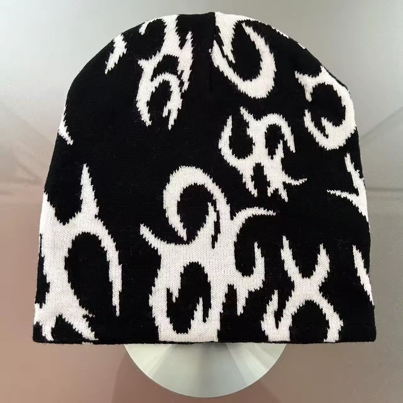 Vintage Y2K Fire Print Beanie Hat Size ONE SIZE - 1 Thumbnail
