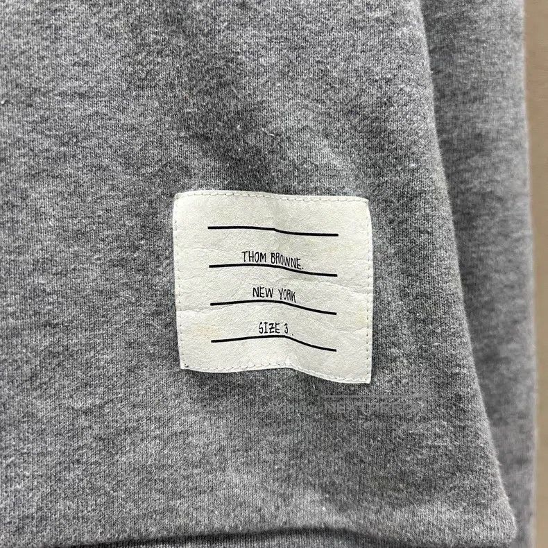 Thom Browne Thom Browne Gray Four Stripe Sweatshirt Size US L / EU 52-54 / 3 - 3 Thumbnail
