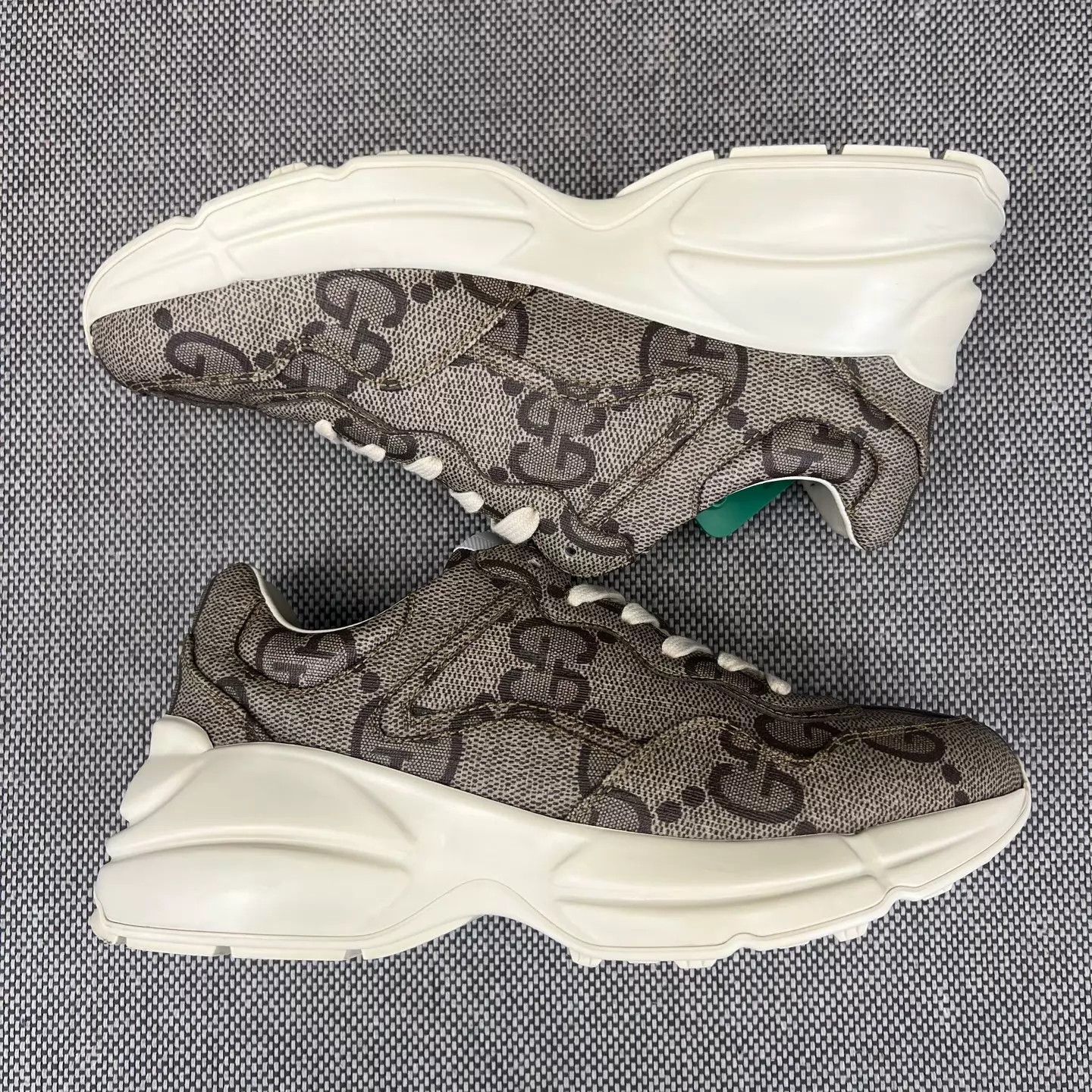 Gucci Gucci Rhyton All Over Print Khaki 37.5 US Worn 2-3x Size US 7 / IT 37 - 2 Thumbnail