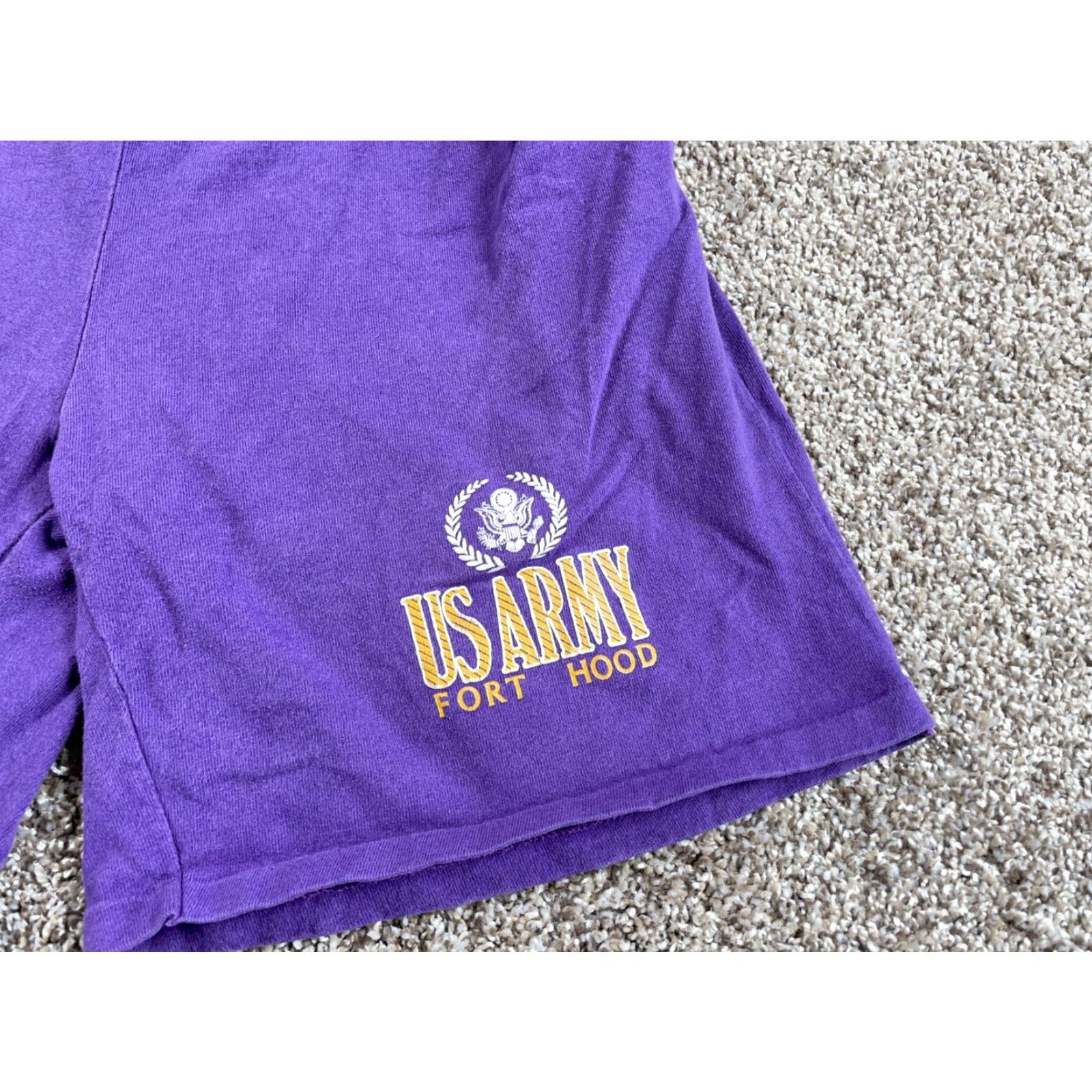 Vintage VINTAGE Jostens US Army Fort Hood Athletic Shorts Adult Large Purple 7" Inseam Casual Mens Size US 27 - 4 Thumbnail