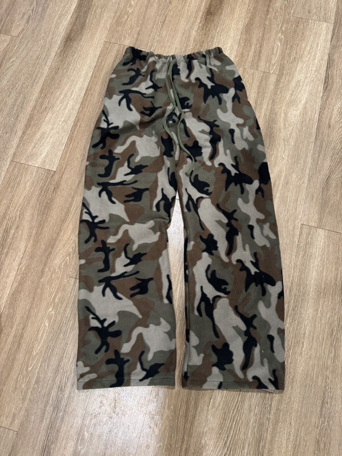 Vintage Baggy Camo Sweatpants Custom Fleece Size US 30 / EU 46 - 1 Thumbnail