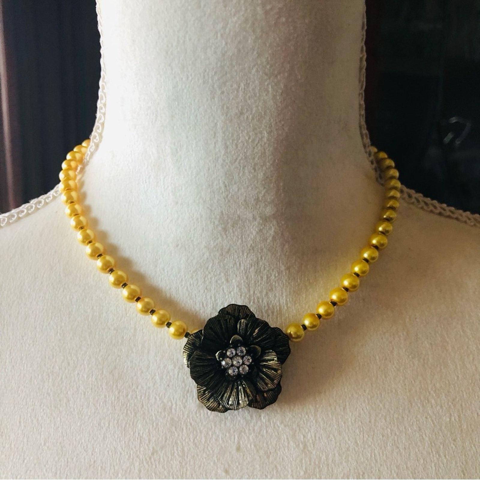 Handmade Handcrafted repurpose mellow yellow pendant Pearl necklace Size ONE SIZE - 2 Thumbnail
