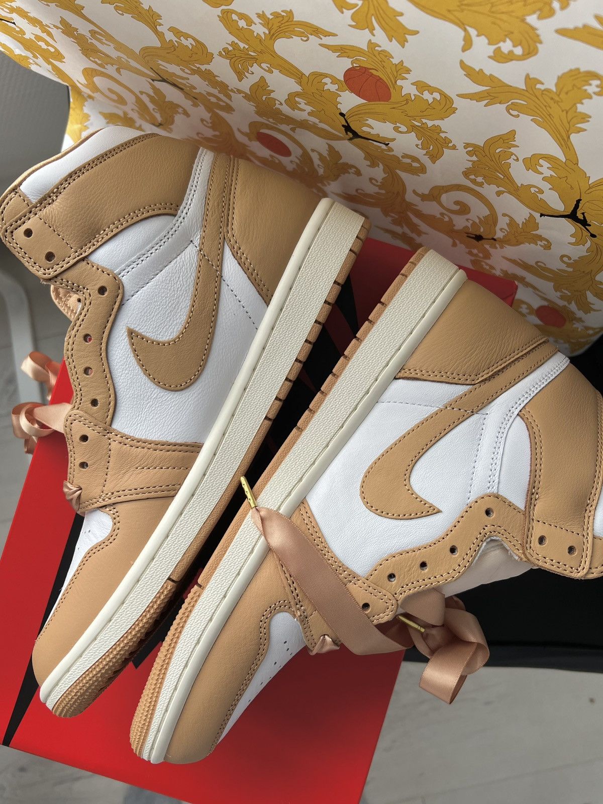 Jordan Brand × Nike Nike Air Jordan 1 High Retro OG Praline Size US 11 / IT 41 - 4 Thumbnail