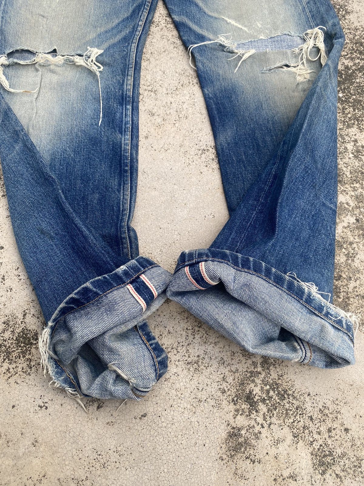 A.P.C. × Designer × Le Grande Bleu (L.G.B.) A.P.C Distressed Faded Selvedge Denim Jeans Size US 29 - 13 Thumbnail
