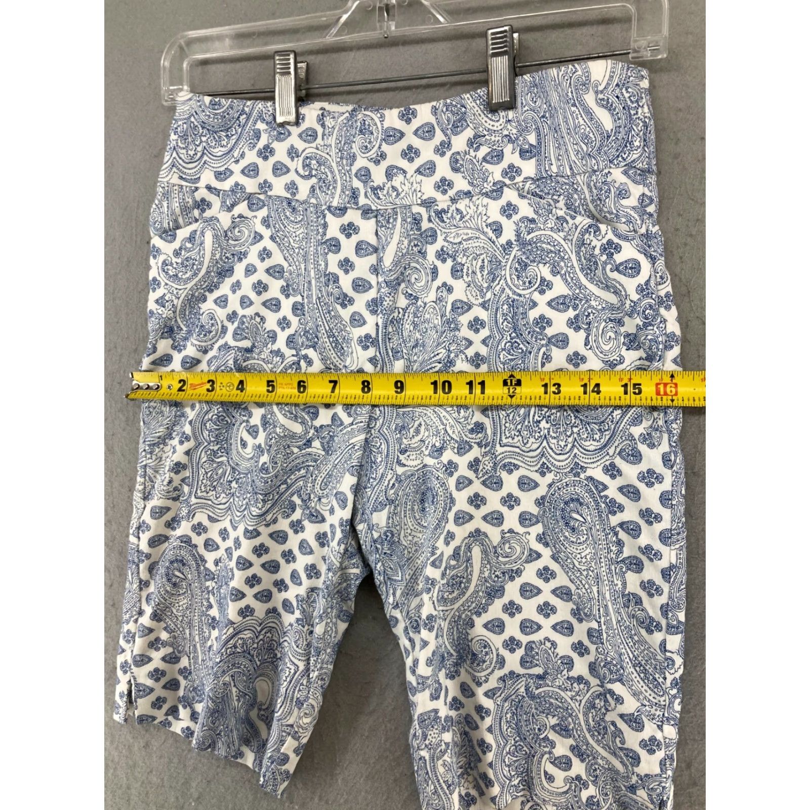 Vintage McCulleys Orient Shorts Womens XS Blue Paisley Bermuda Blue and White Size 26" / US 2 / IT 38 - 3 Thumbnail