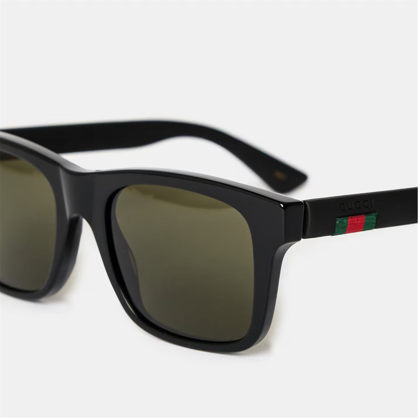 Gucci o1g2r1mq0426 Size: OS / Web Sunglasses in Black Size ONE SIZE - 4 Thumbnail