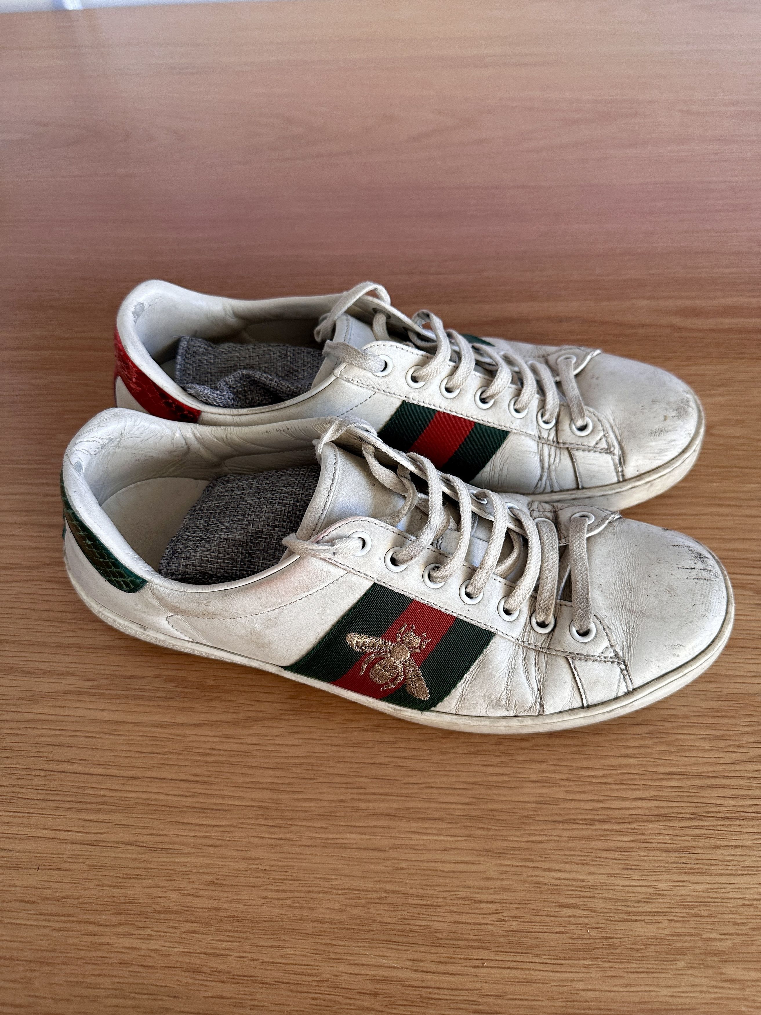 Gucci Gucci Ace Embroidered Bee Sneaker Size US 9 / EU 42 - 1 Thumbnail