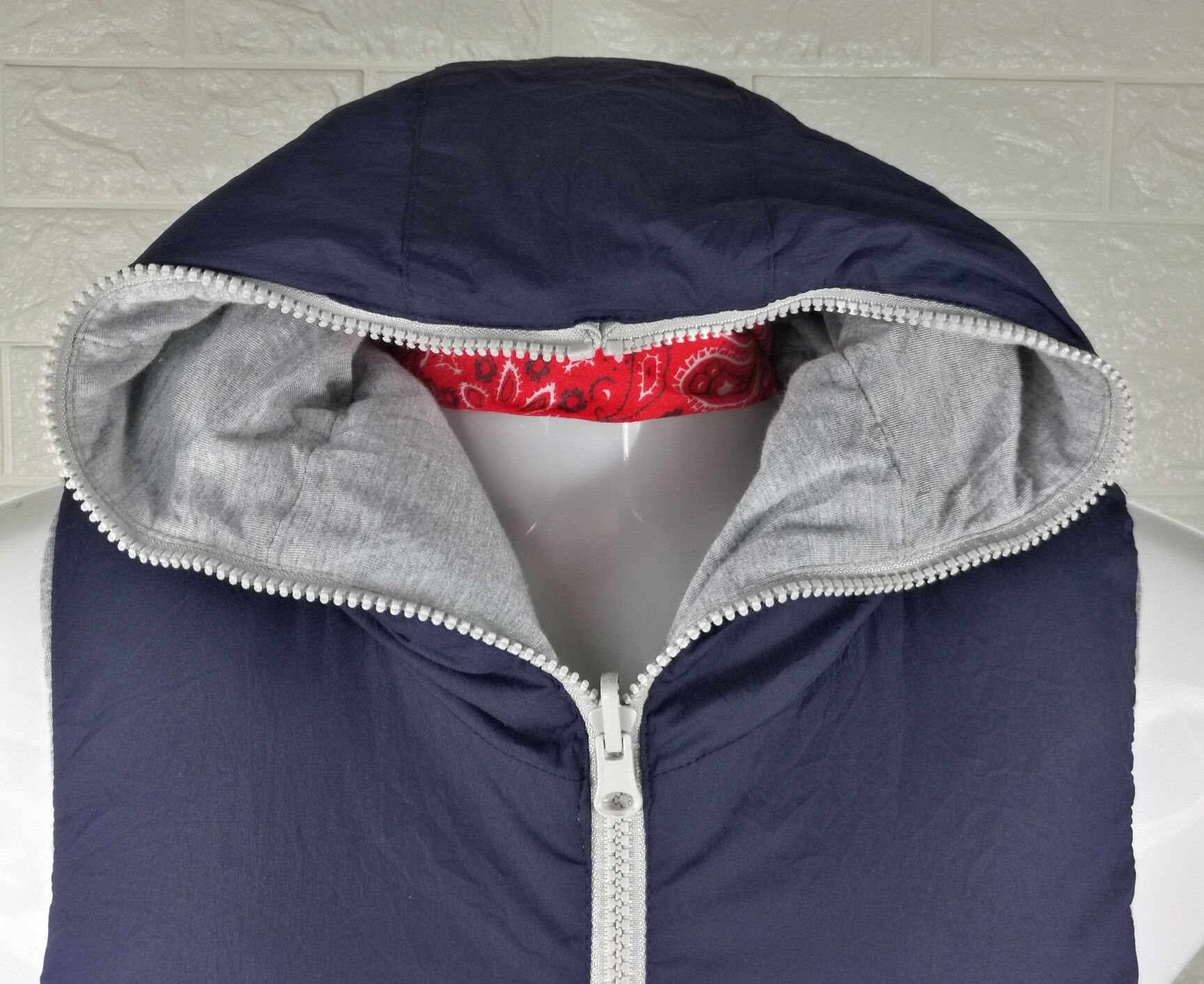 Japanese Brand Vintage Maple Feel Reversible Hoodie Puffer Vest Size US M / EU 48-50 / 2 - 3 Thumbnail