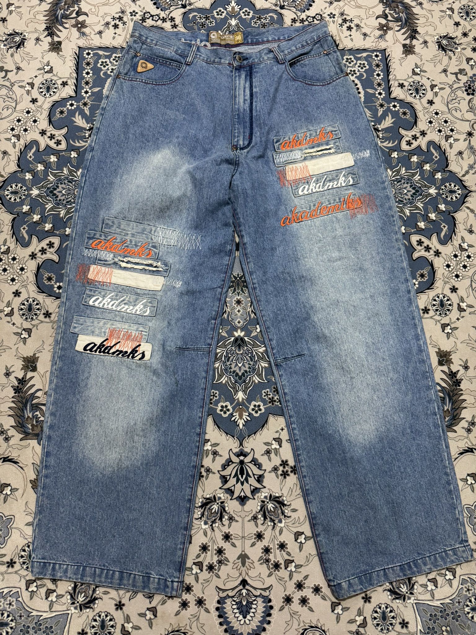 Akademiks × Menace Vintage Akademiks Patchwork Distressed Denim Baggy Loose Fit Size US 36 / EU 52 - 1 Thumbnail