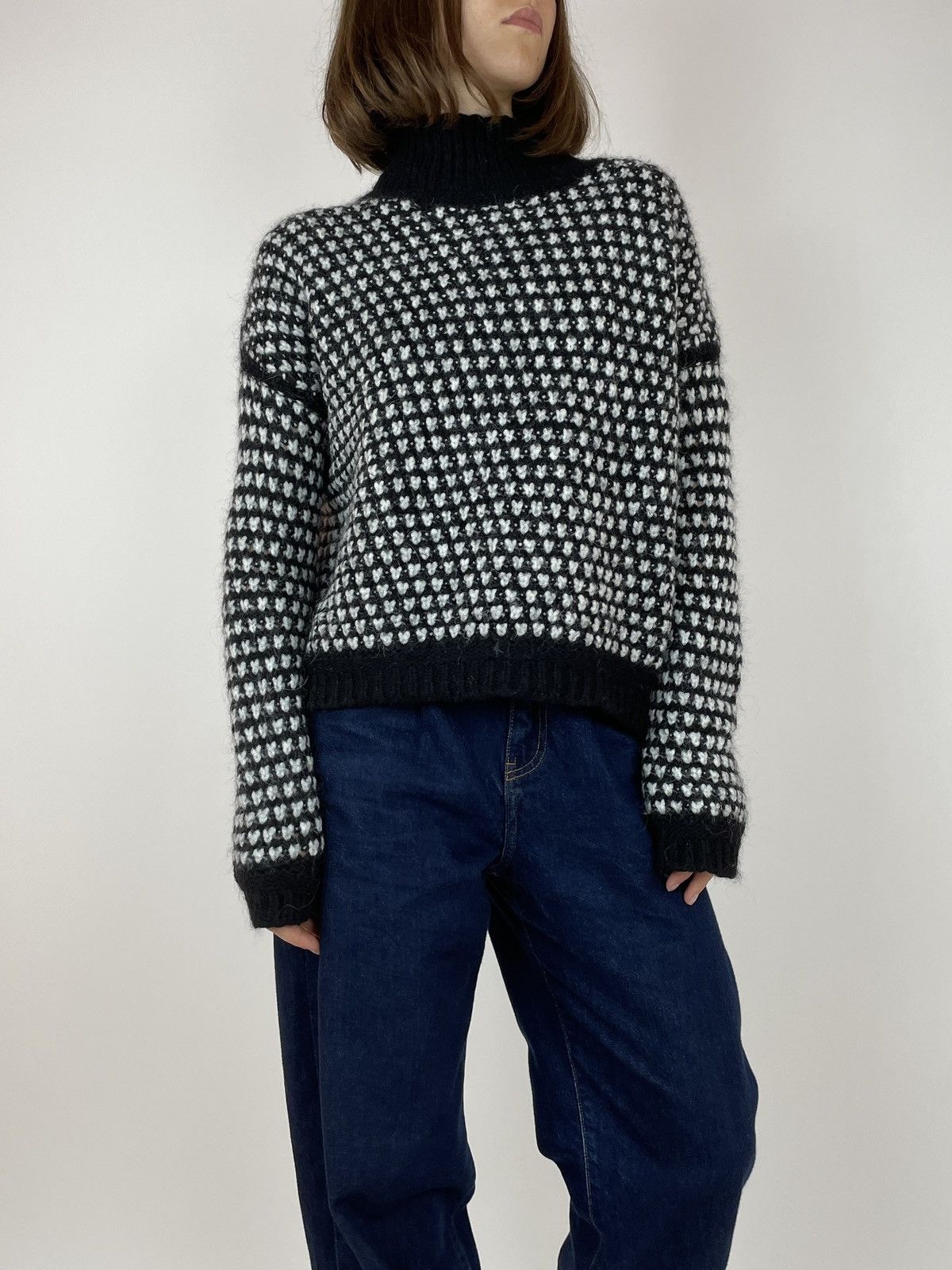 Hugo Boss HUGO BOSS WOMENS wool cropped oversized High Neck sweater Size L / US 10 / IT 46 - 2 Thumbnail