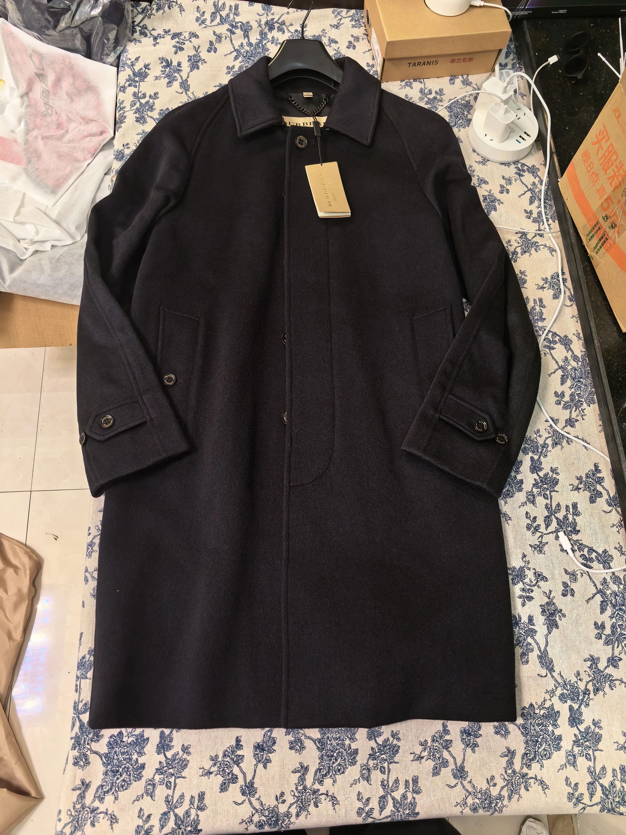 Burberry Burberry Black 100% Cashmere Balmacaan Coat 44 Size US S / EU 44-46 / 1 - 1 Thumbnail