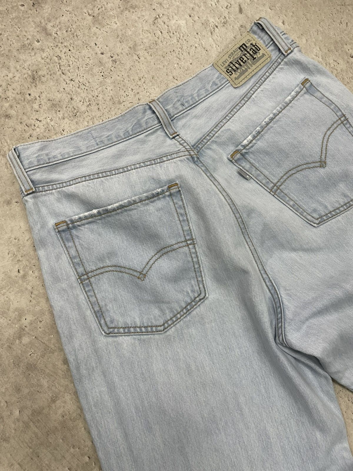 Levi's Levi’s Silver Tab blue baggy jeans 90s y2k streetwear Size US 31 - 12 Thumbnail
